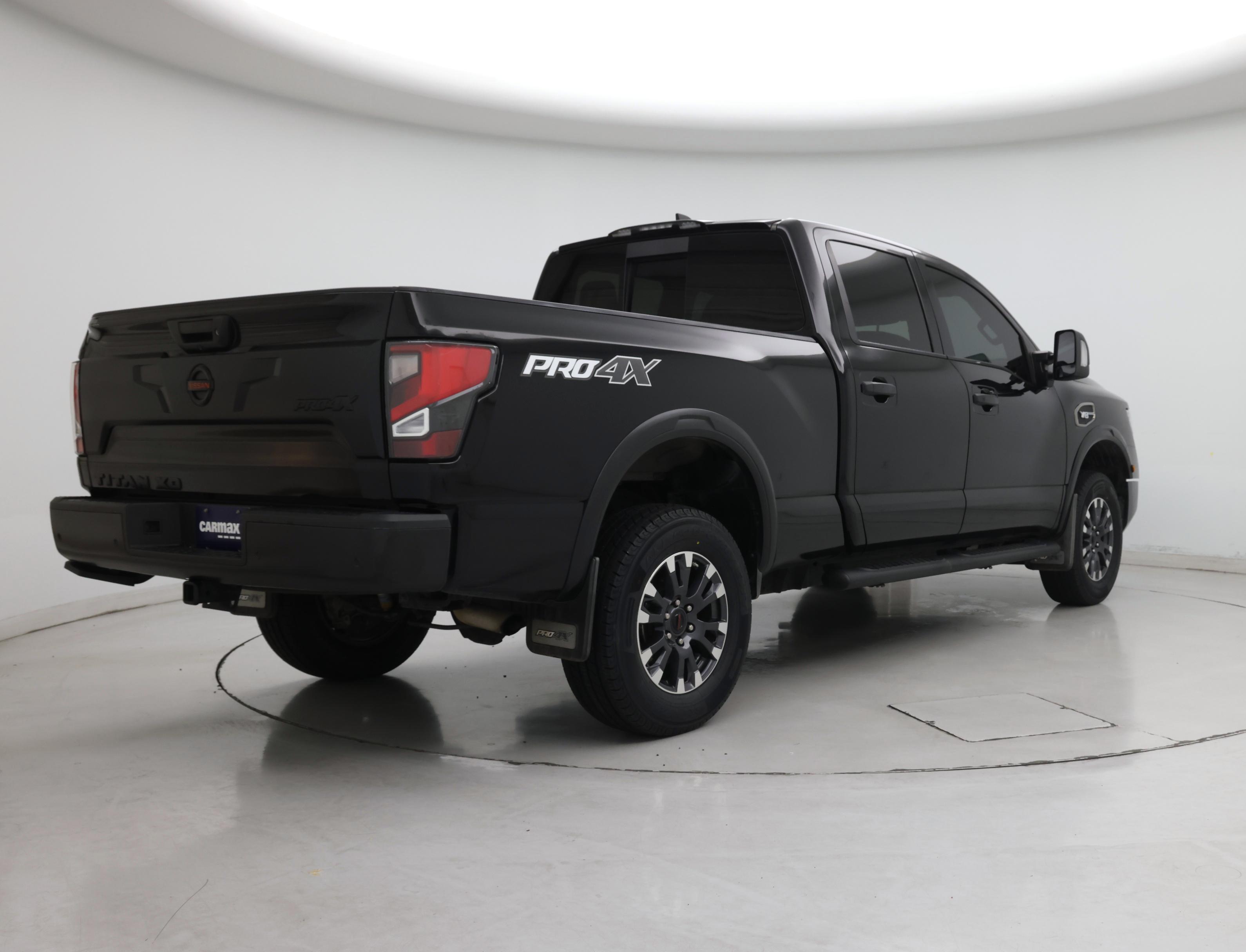Thumbnail: 2022 Nissan Titan - 8