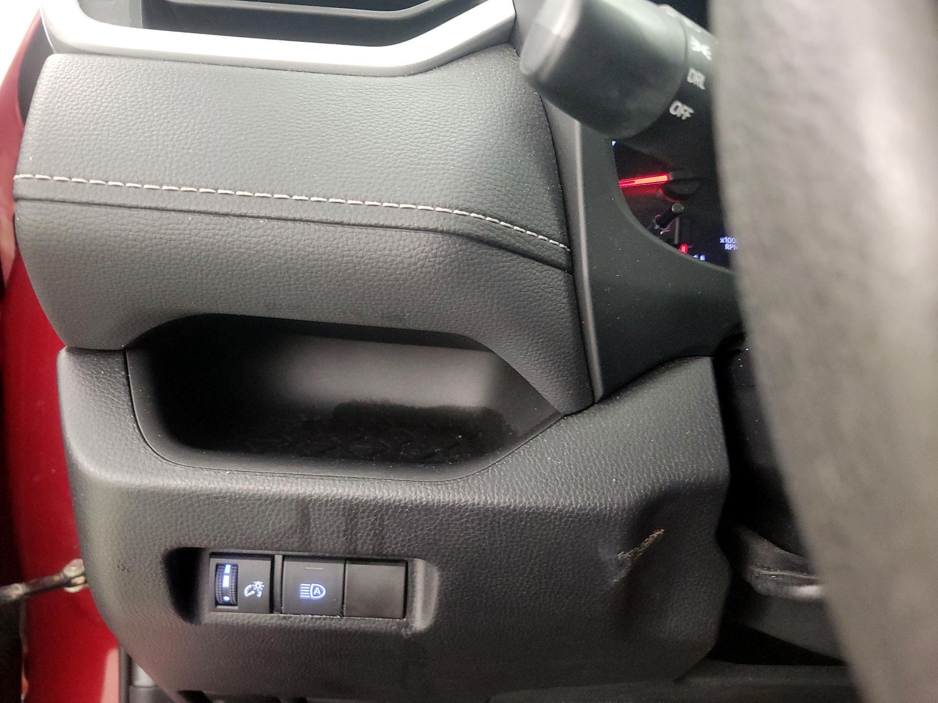 Thumbnail: 2021 Toyota RAV4 - 13