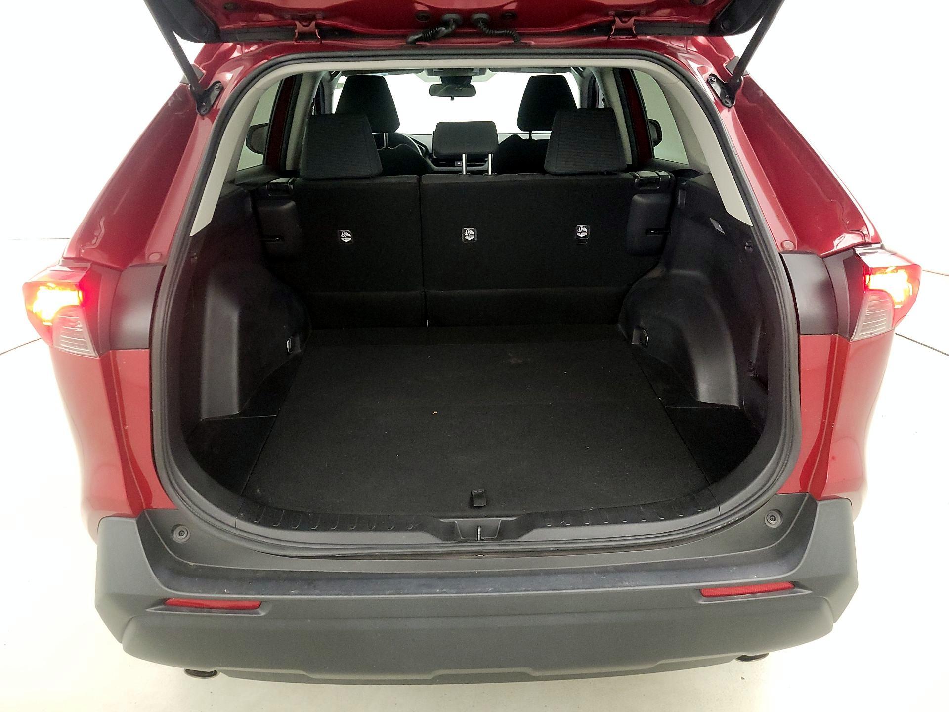 Thumbnail: 2021 Toyota RAV4 - 20