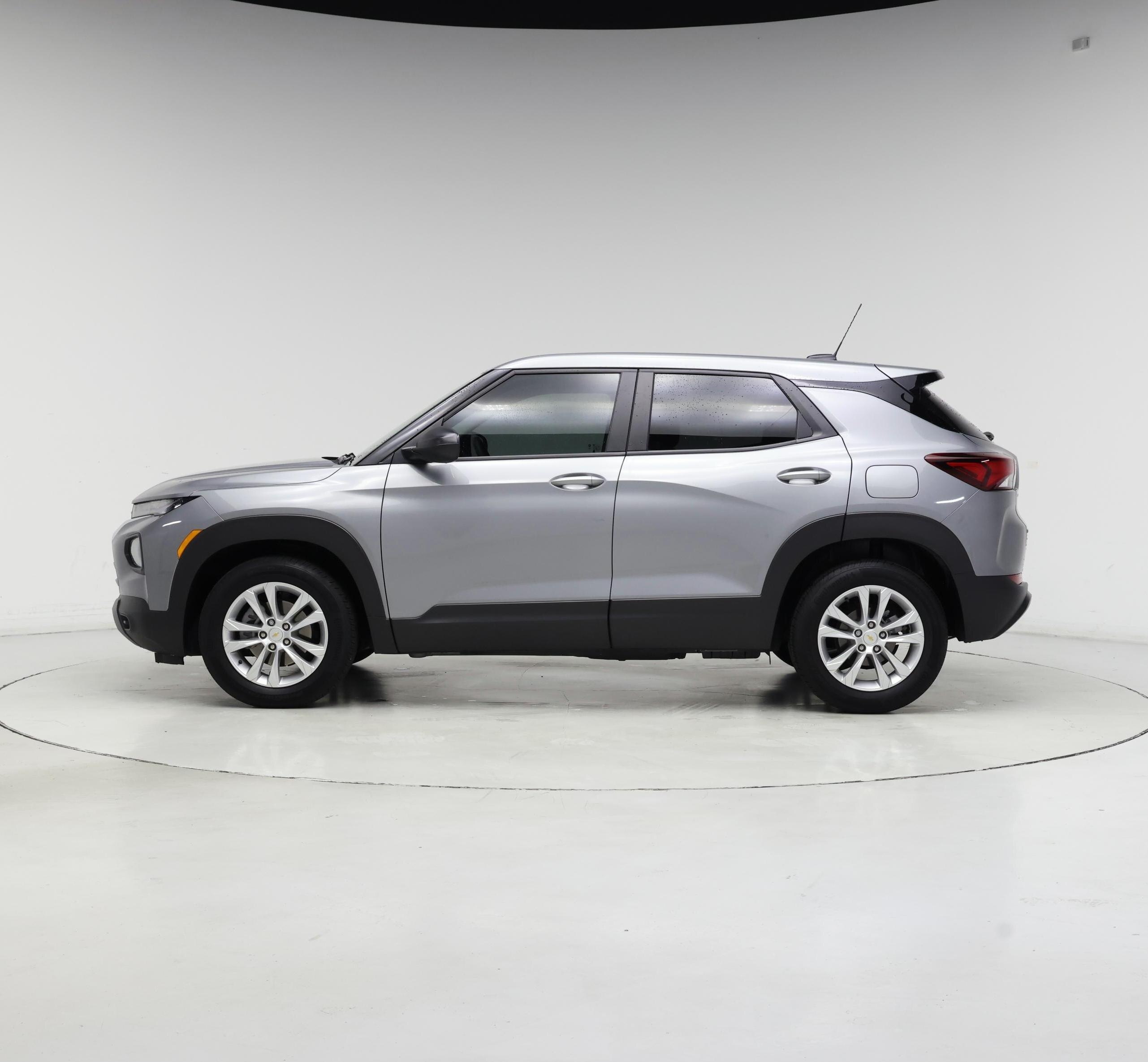 Thumbnail: 2023 Chevrolet TrailBlazer - 3