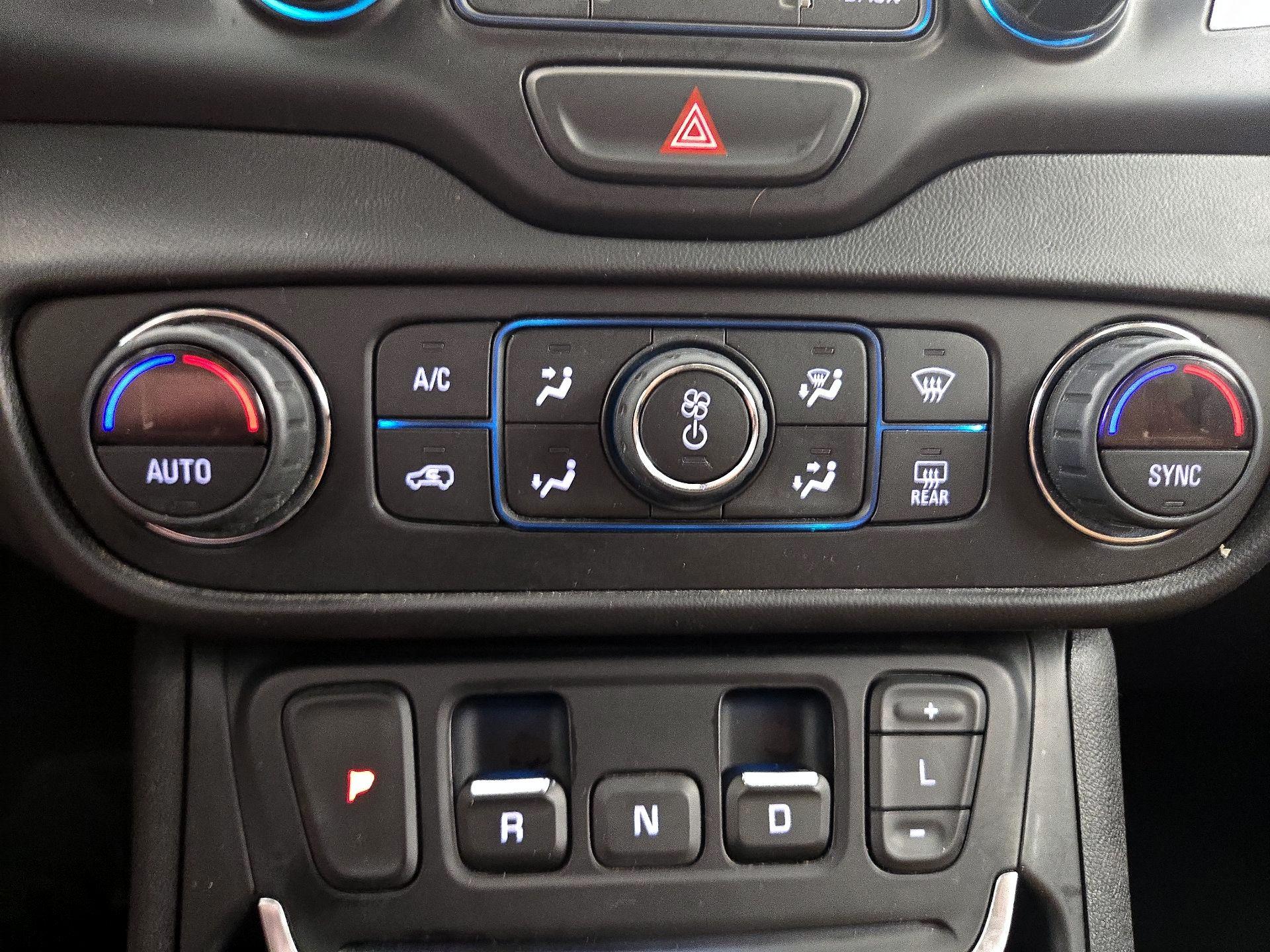 Thumbnail: 2019 GMC Terrain - 17