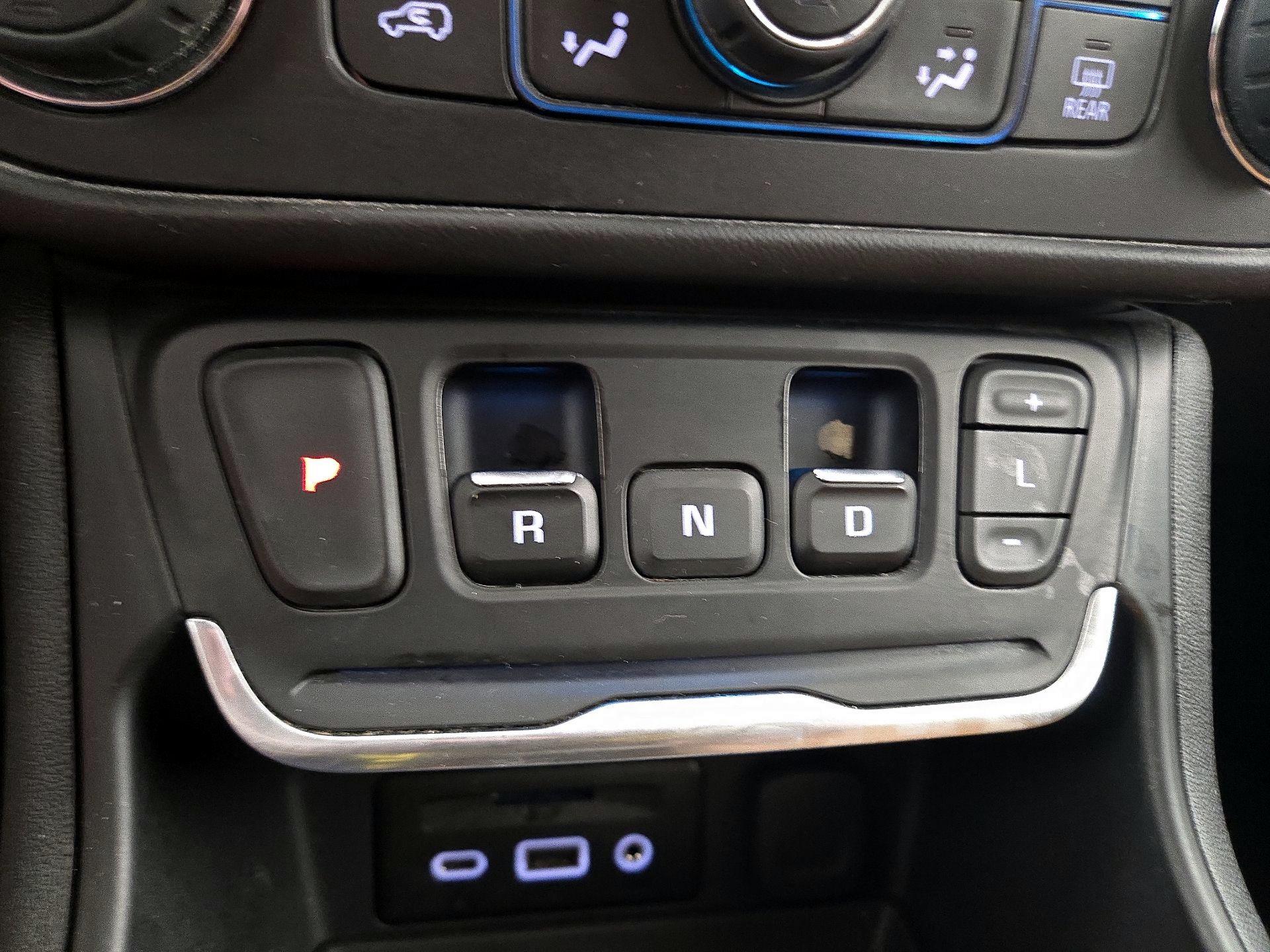 Thumbnail: 2019 GMC Terrain - 18