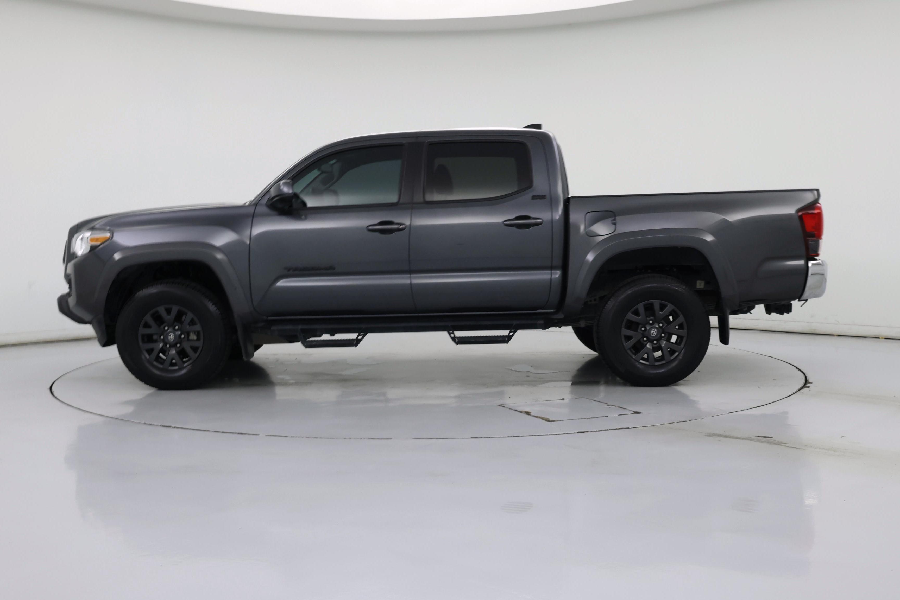 Thumbnail: 2022 Toyota Tacoma - 3