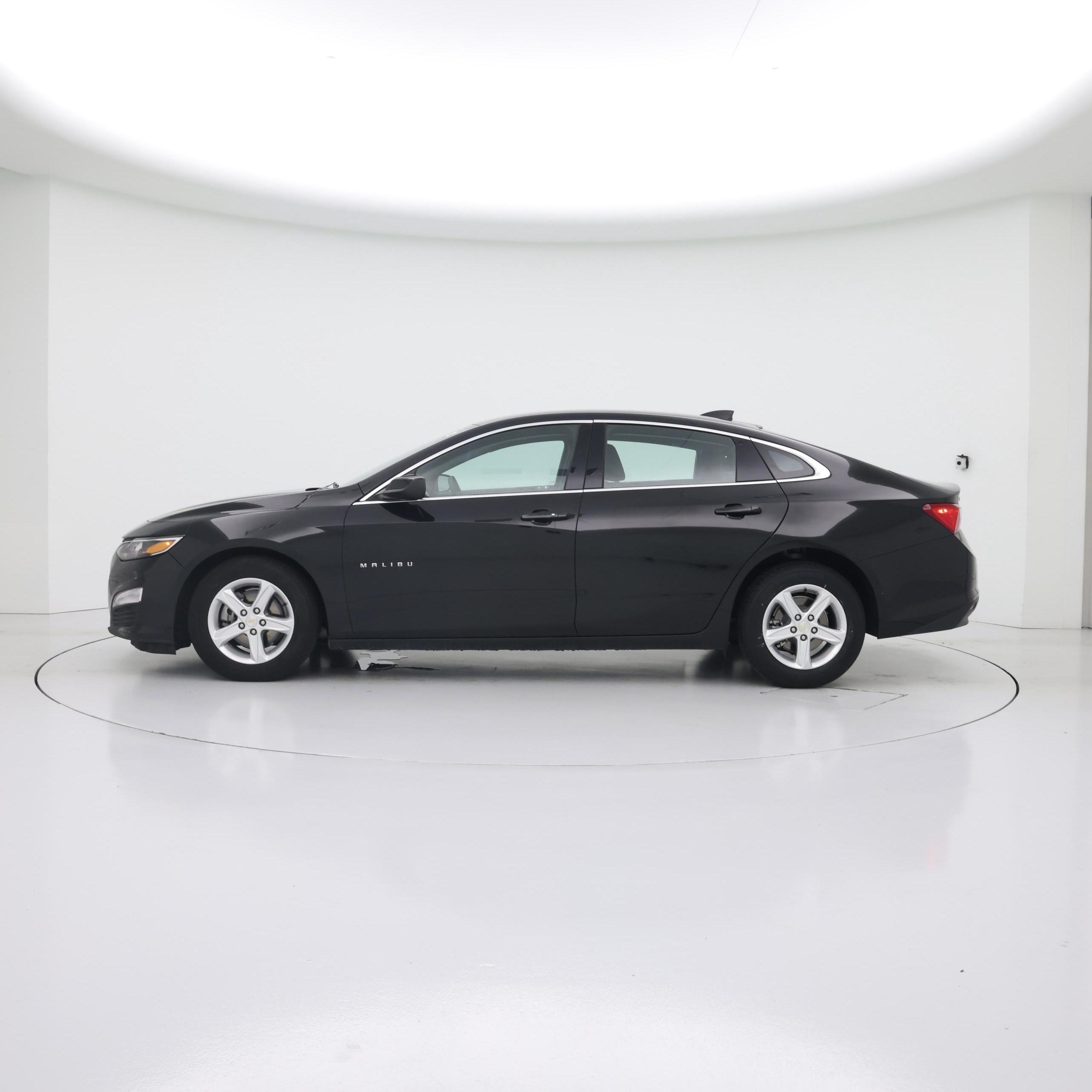 Thumbnail: 2023 Chevrolet Malibu - 3