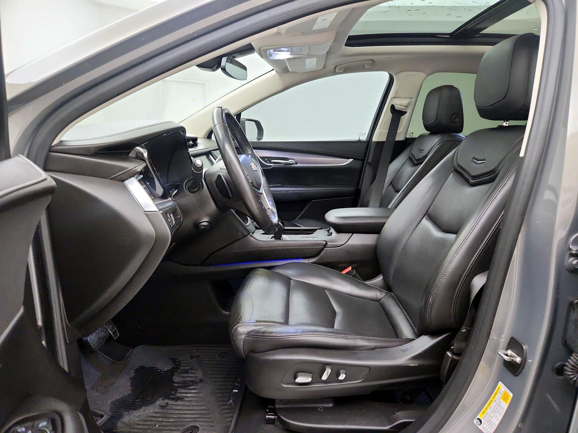 Thumbnail: 2018 Cadillac XT5 - 11