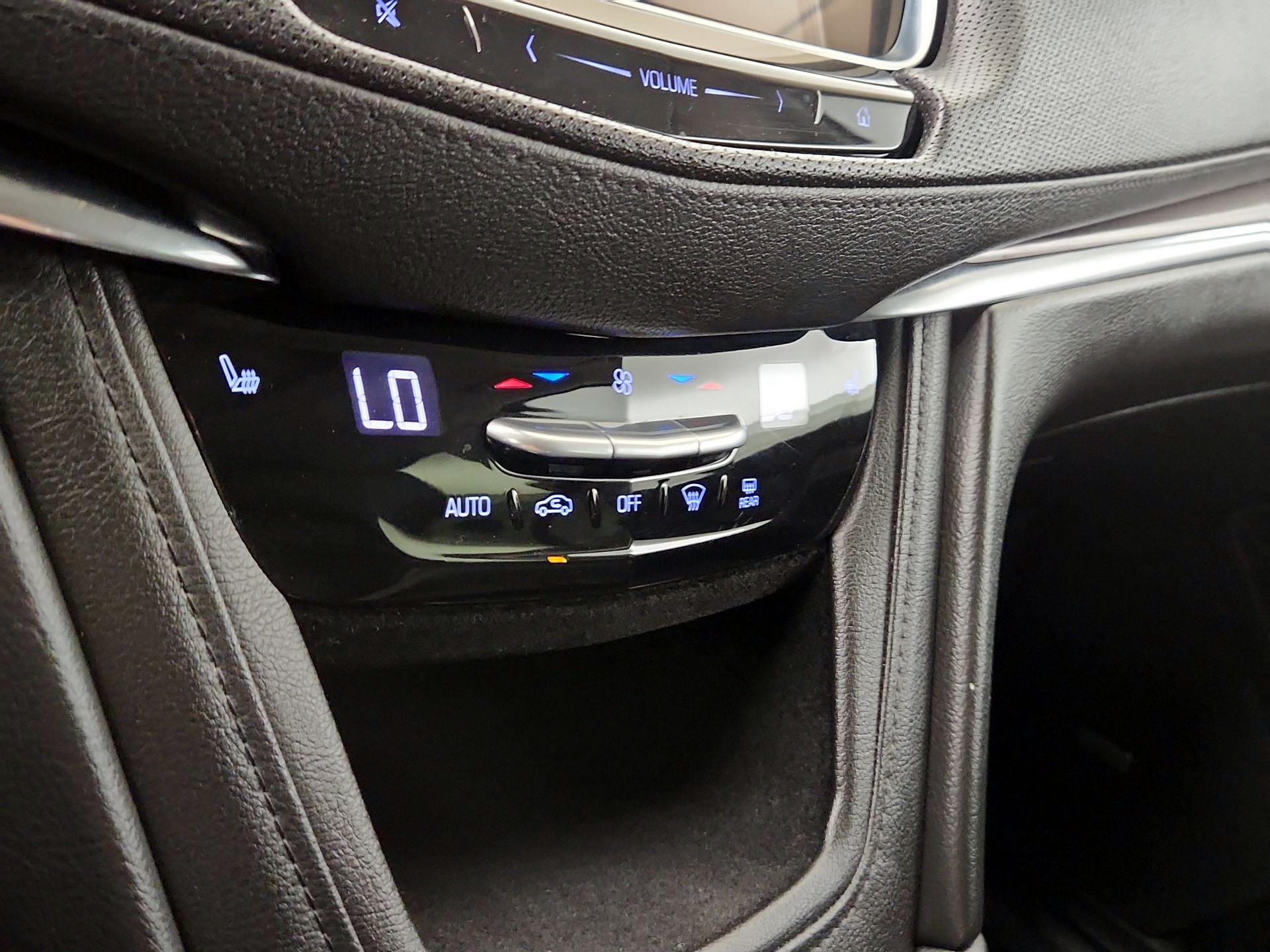 Thumbnail: 2018 Cadillac XT5 - 16