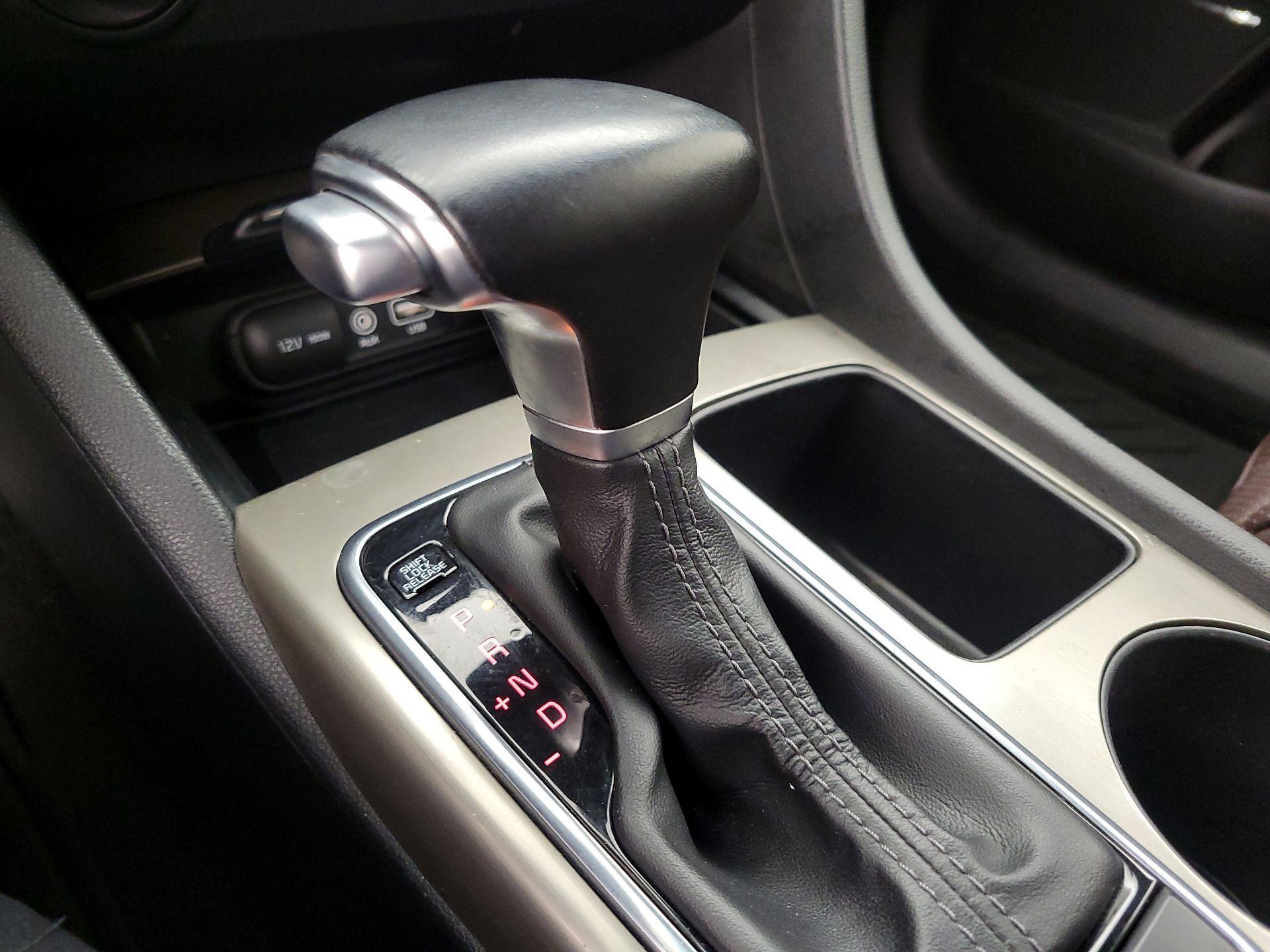 Thumbnail: 2016 Kia Optima - 18