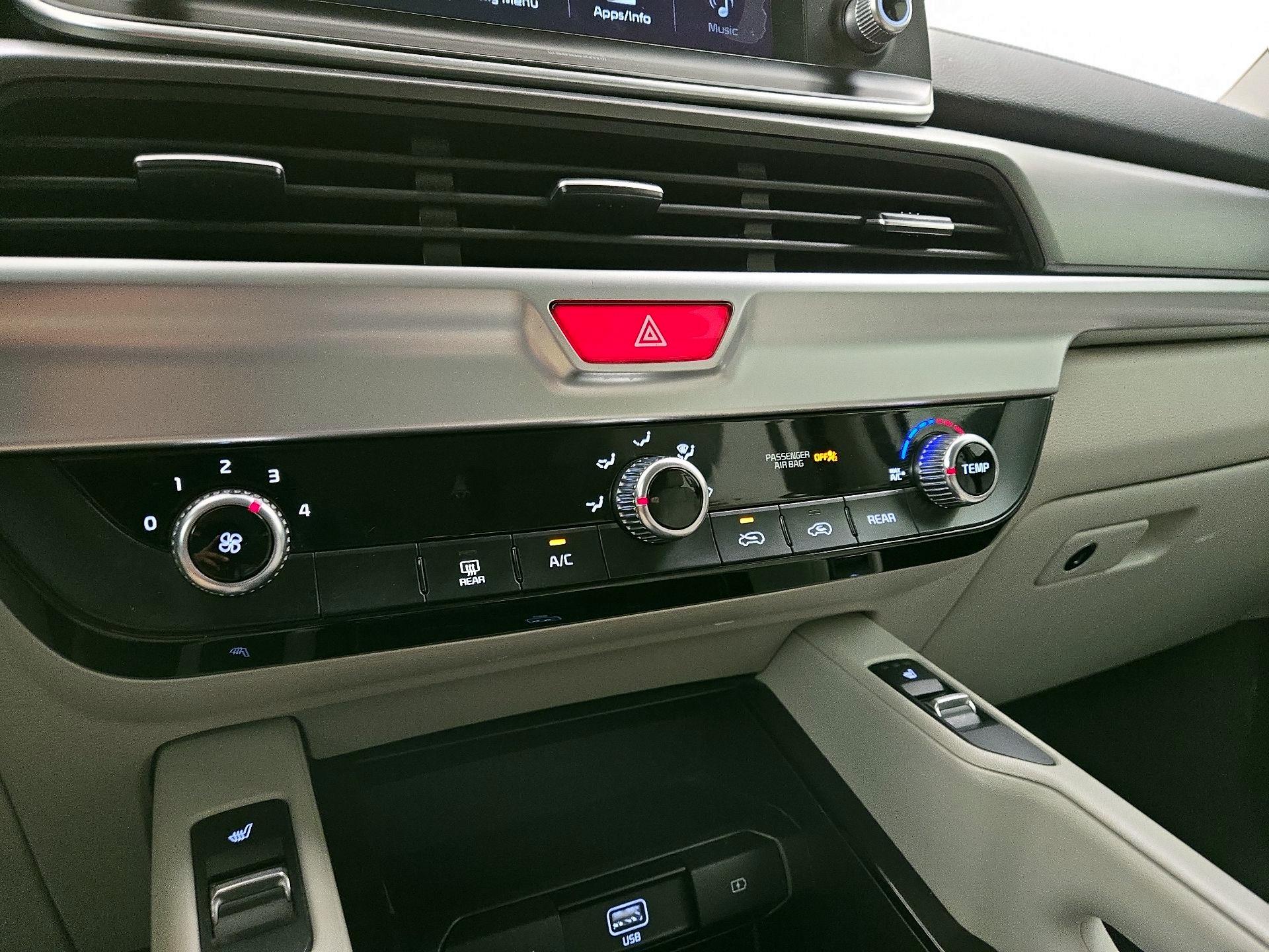 Thumbnail: 2020 Kia Telluride - 16