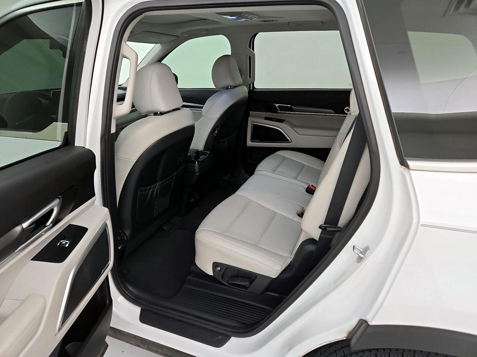 Thumbnail: 2020 Kia Telluride - 20