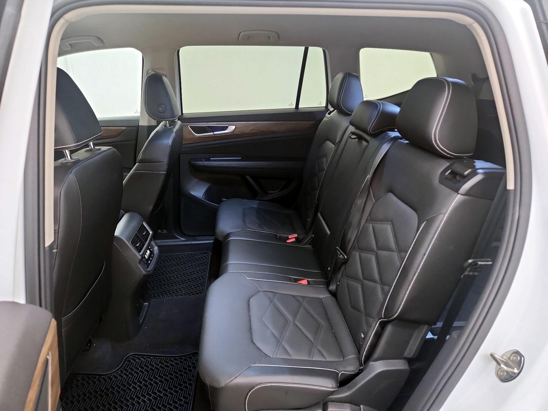 Thumbnail: 2024 Volkswagen Atlas - 18