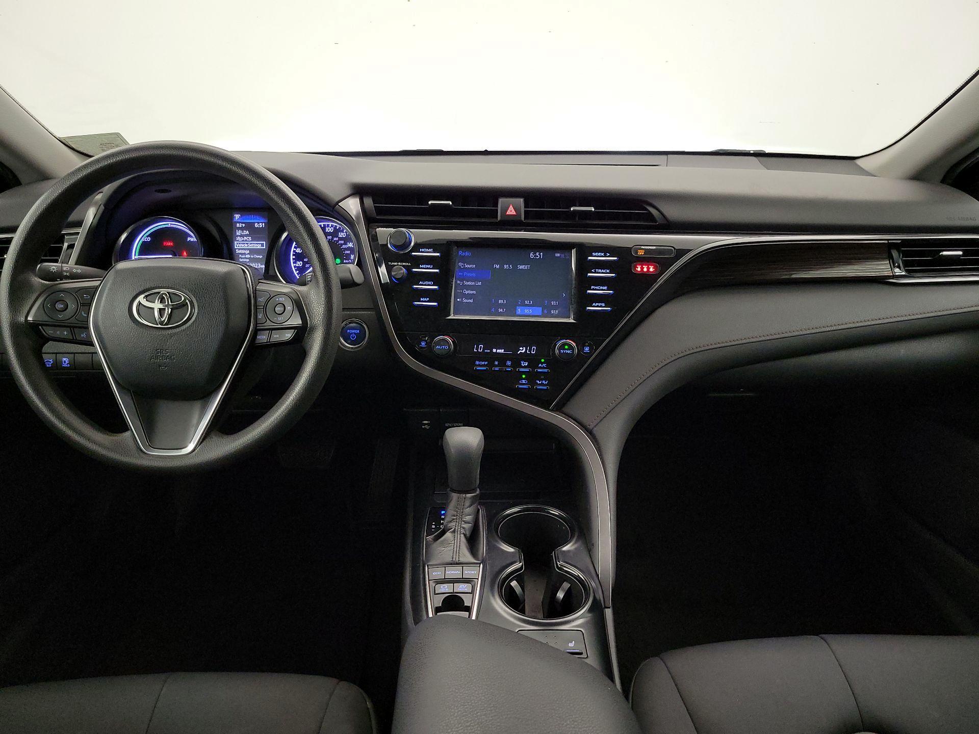 Thumbnail: 2019 Toyota Camry - 9
