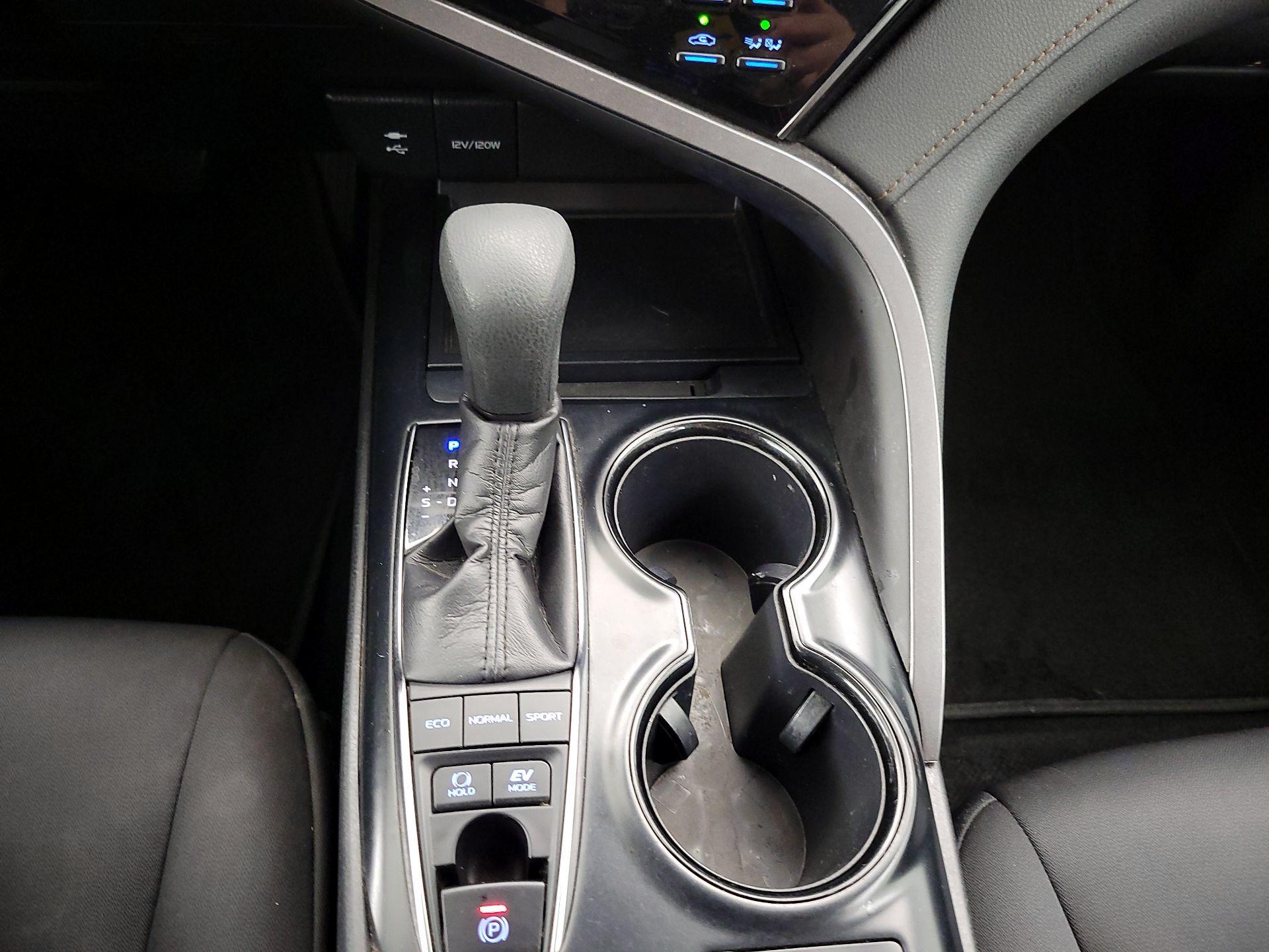 Thumbnail: 2019 Toyota Camry - 17