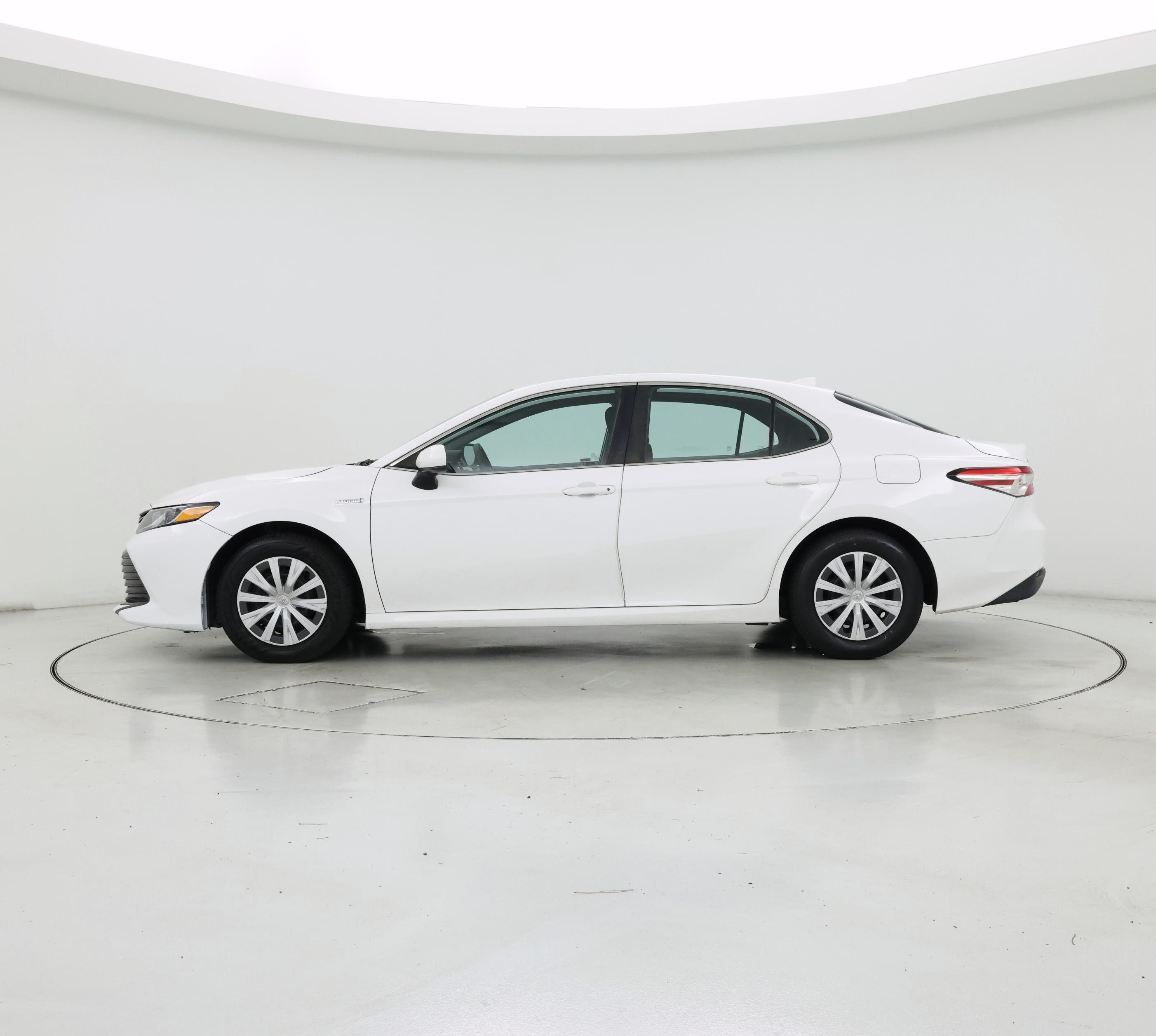 Thumbnail: 2019 Toyota Camry - 3