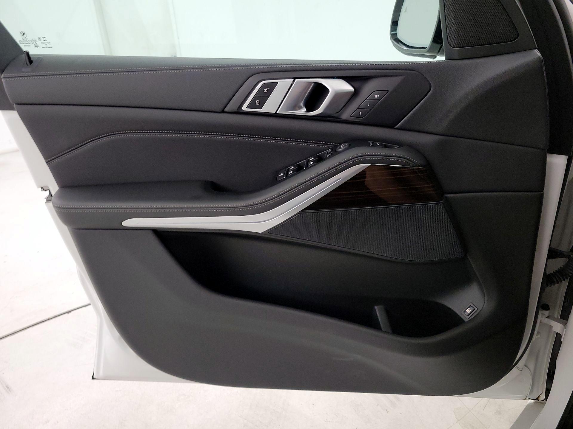 Thumbnail: 2021 BMW X5 - 12