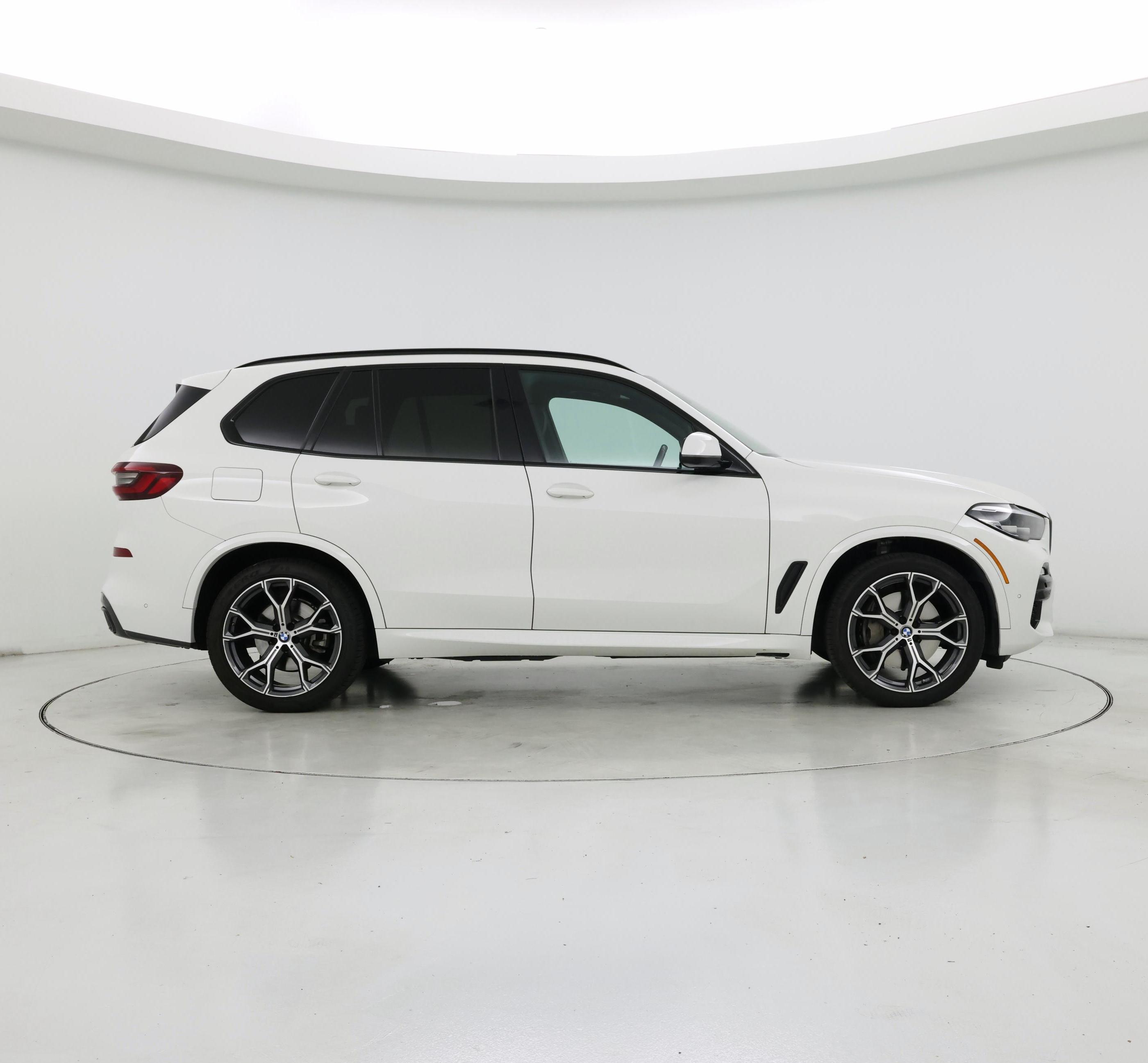Thumbnail: 2021 BMW X5 - 7
