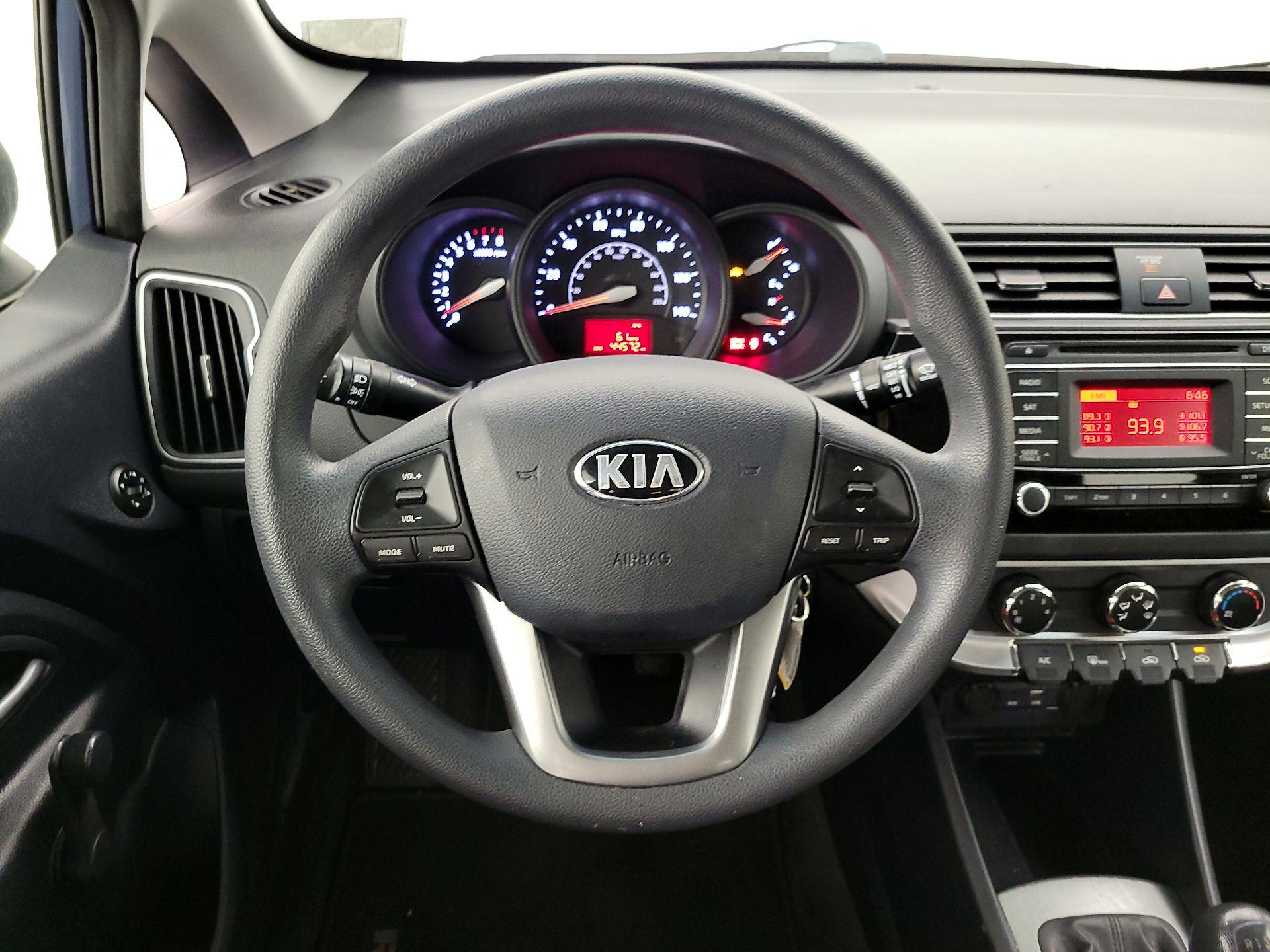 Thumbnail: 2016 Kia Rio - 10