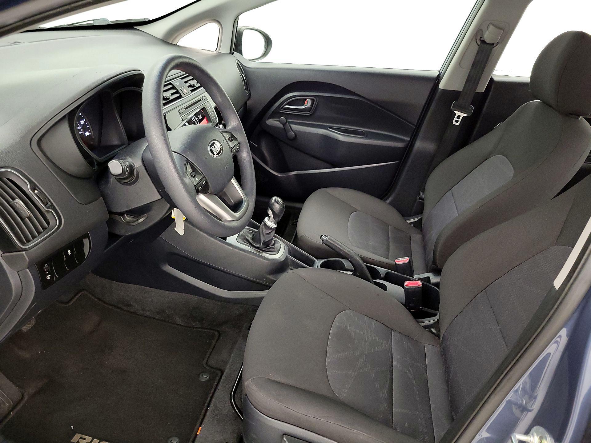 Thumbnail: 2016 Kia Rio - 11