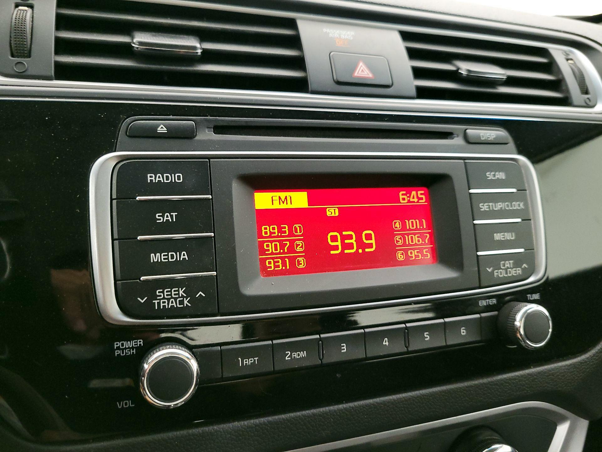 Thumbnail: 2016 Kia Rio - 14