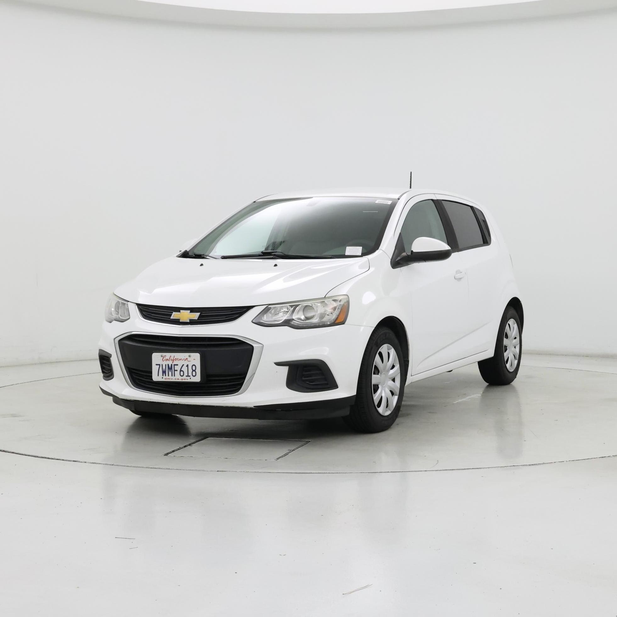 Thumbnail: 2017 Chevrolet Sonic - 4