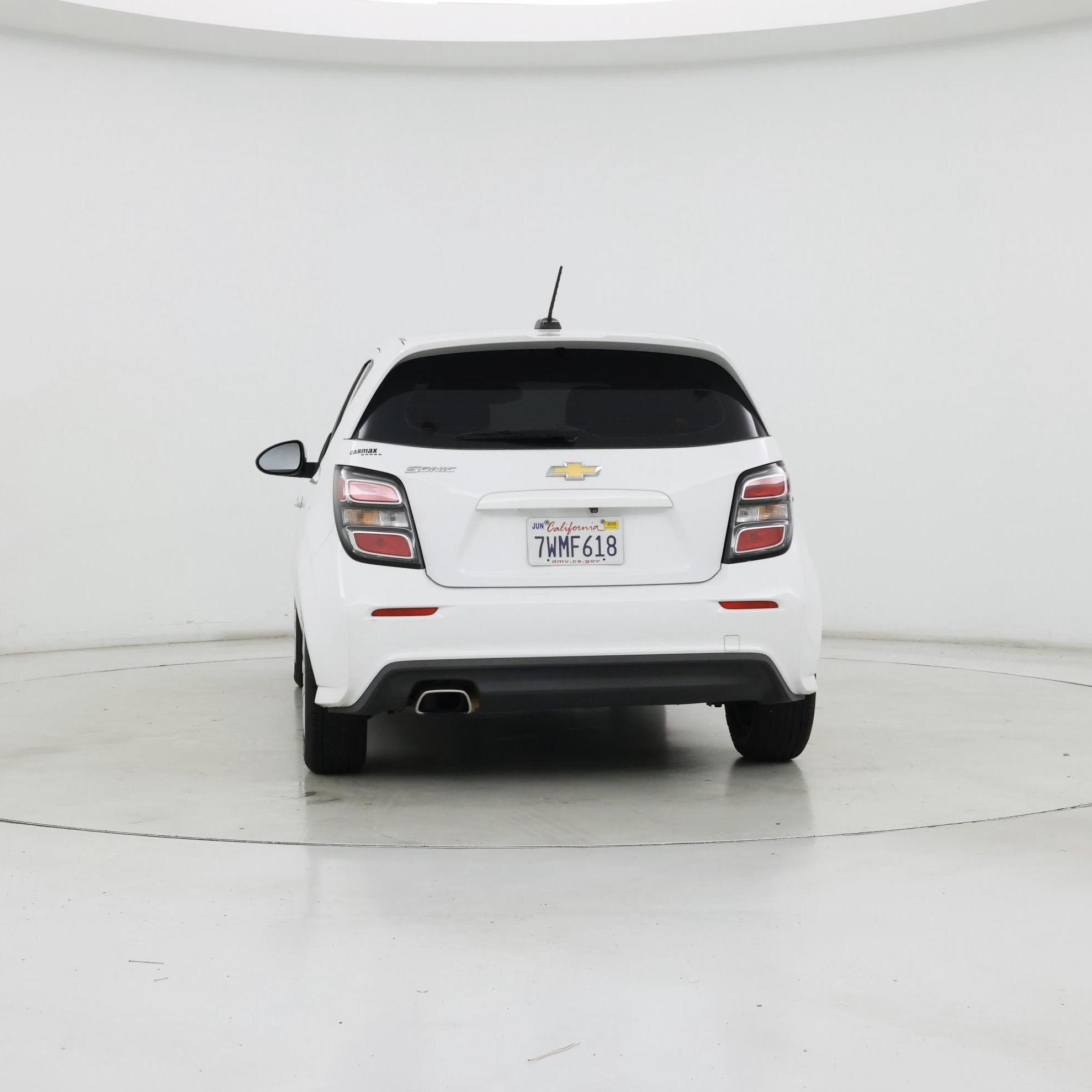 Thumbnail: 2017 Chevrolet Sonic - 6