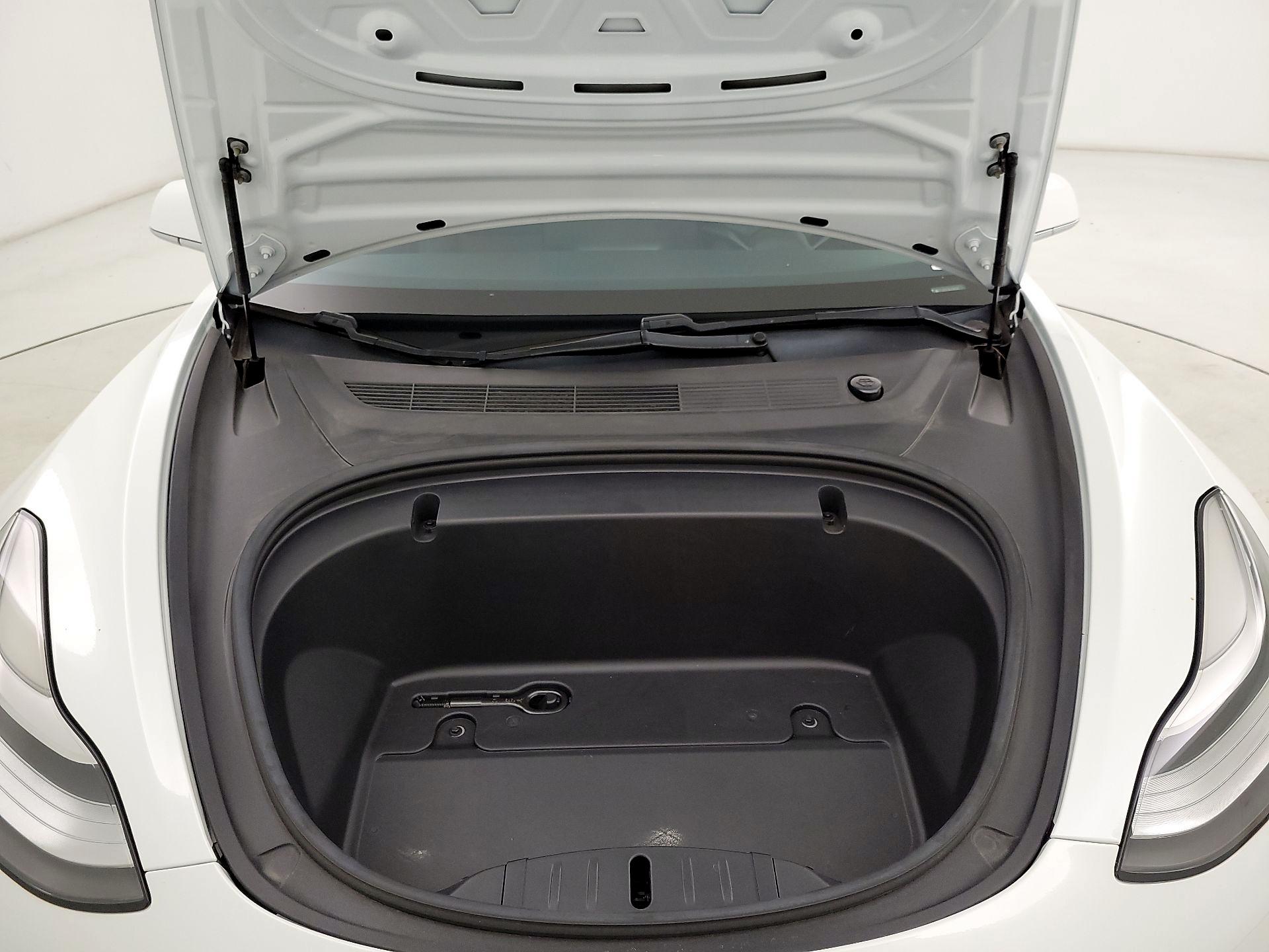Thumbnail: 2020 Tesla Model 3 - 20