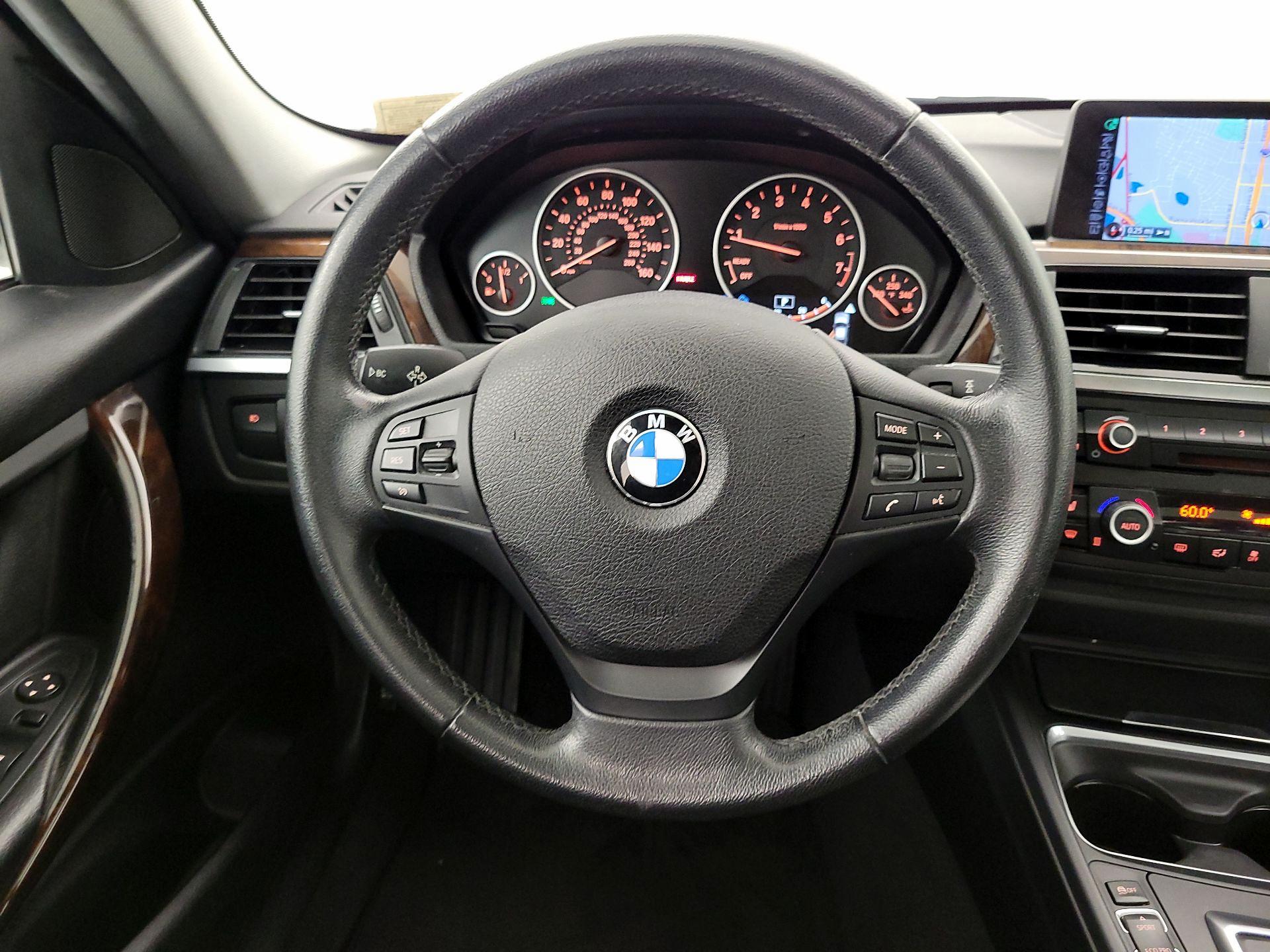 Thumbnail: 2015 BMW 3 Series - 10