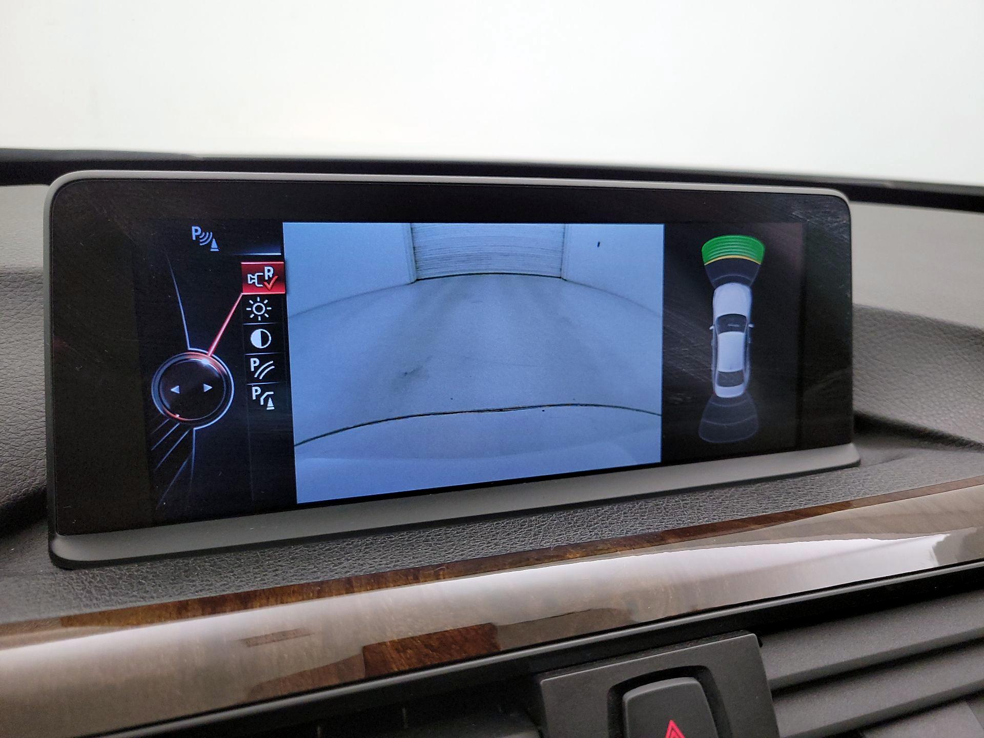 Thumbnail: 2015 BMW 3 Series - 15