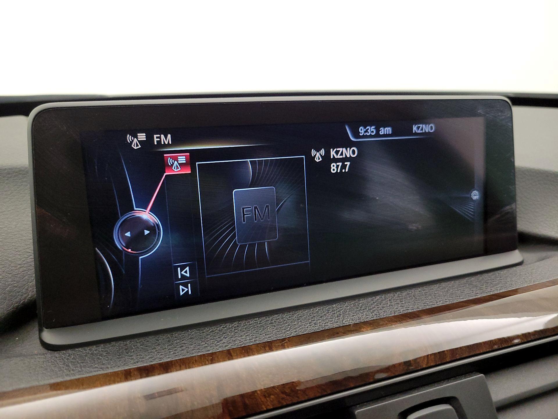 Thumbnail: 2015 BMW 3 Series - 16