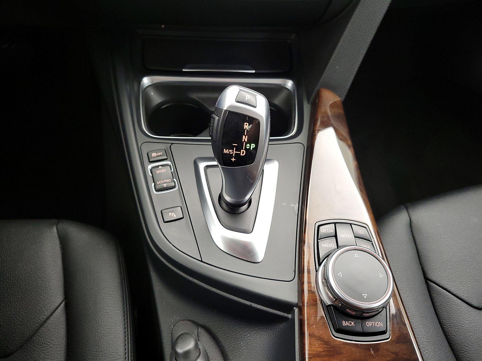 Thumbnail: 2015 BMW 3 Series - 18