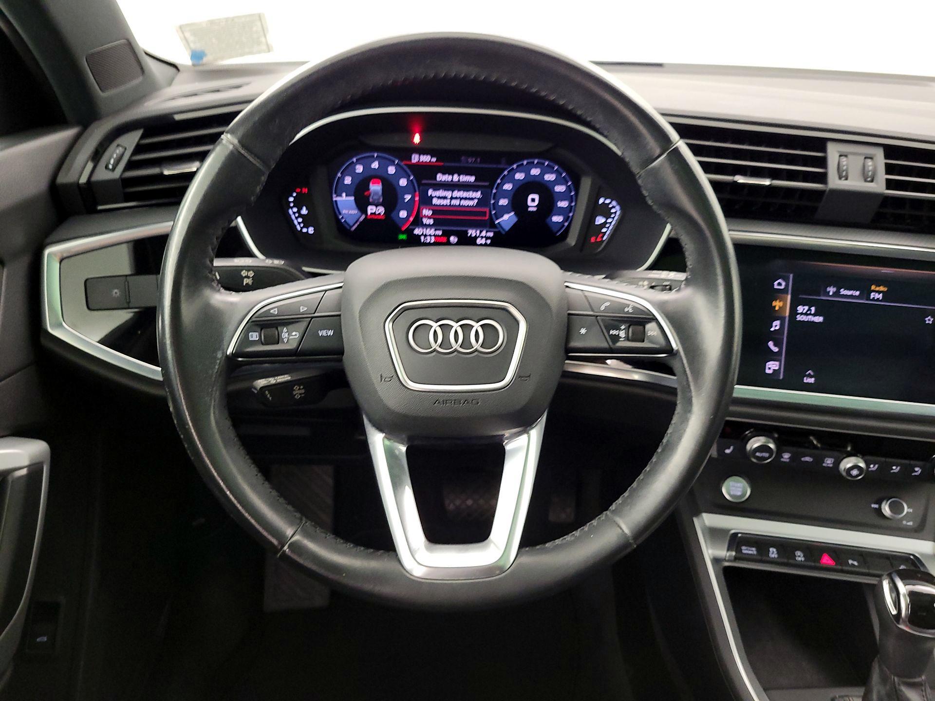 Thumbnail: 2020 Audi Q3 - 10