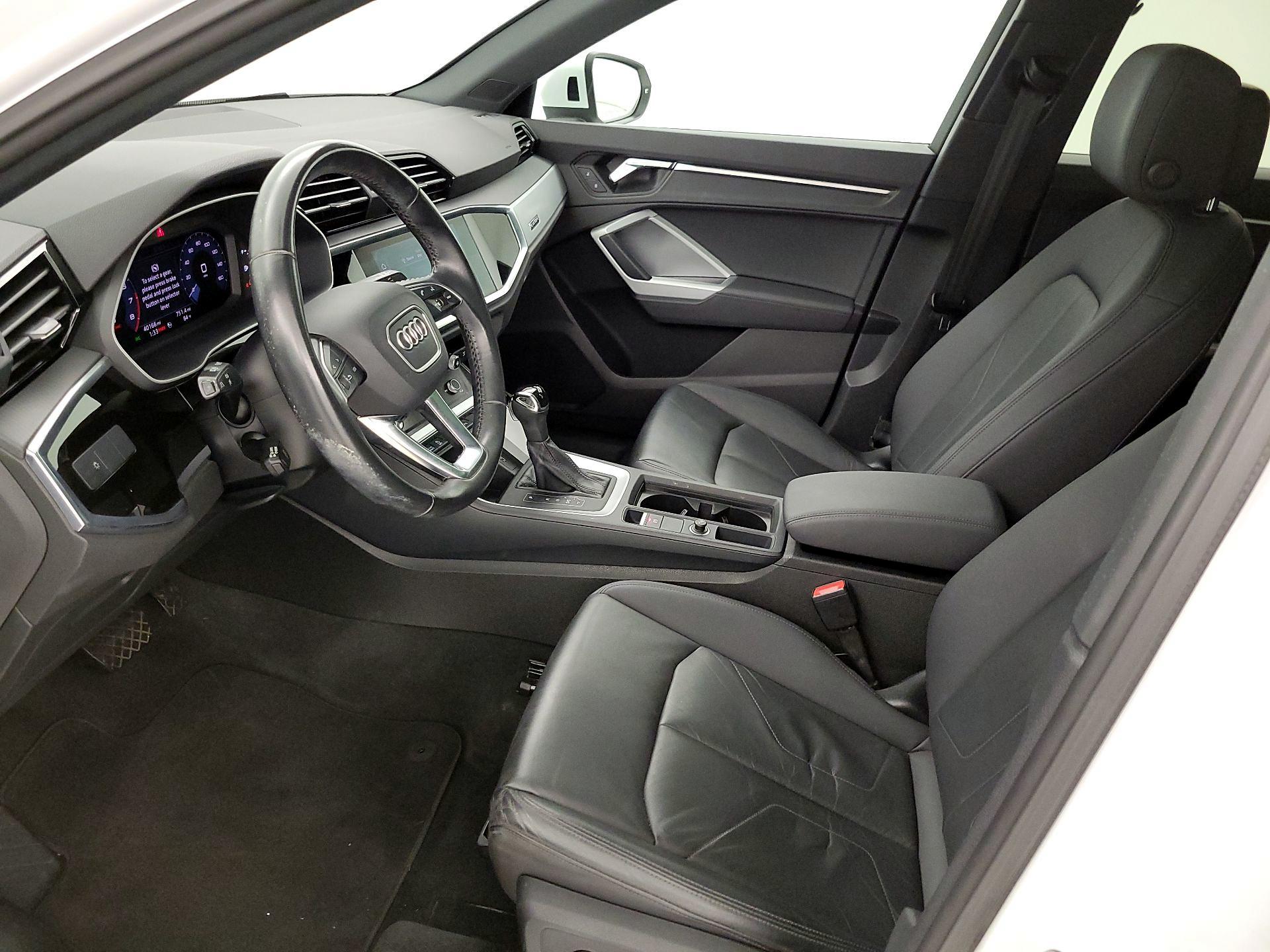 Thumbnail: 2020 Audi Q3 - 11