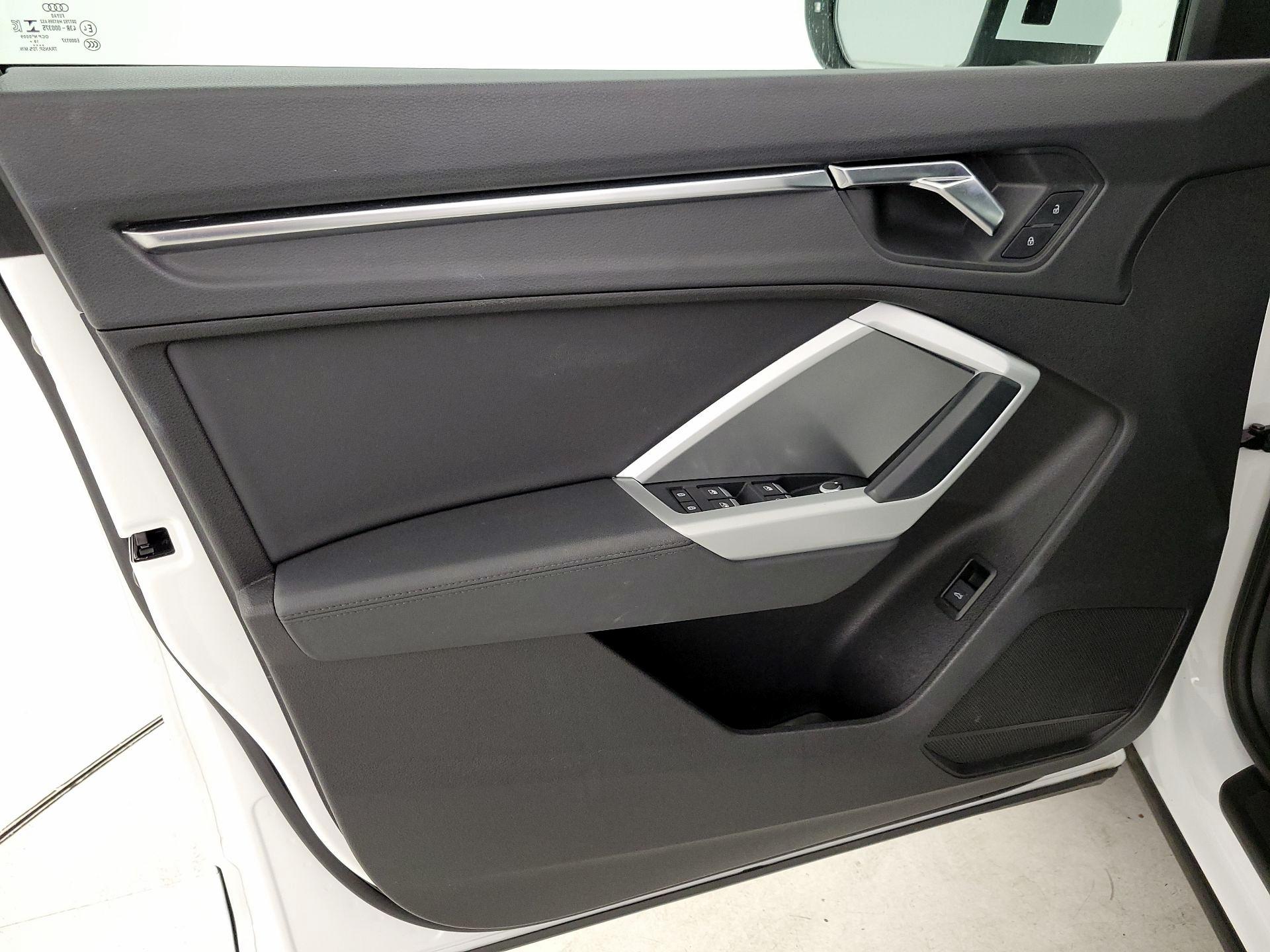 Thumbnail: 2020 Audi Q3 - 12