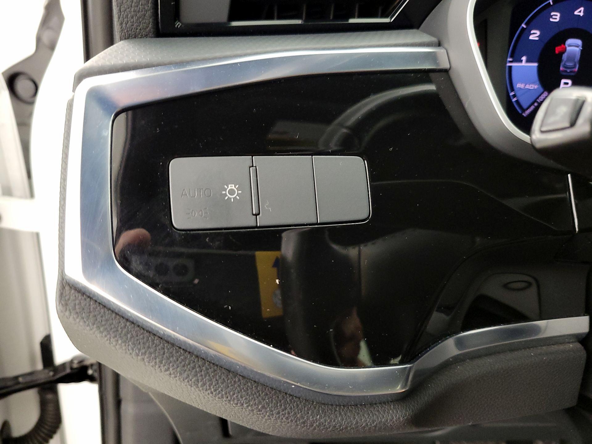 Thumbnail: 2020 Audi Q3 - 13