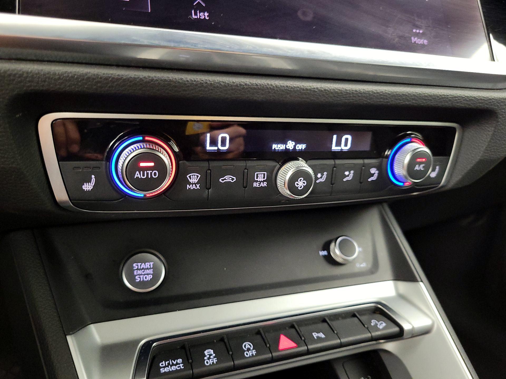 Thumbnail: 2020 Audi Q3 - 16