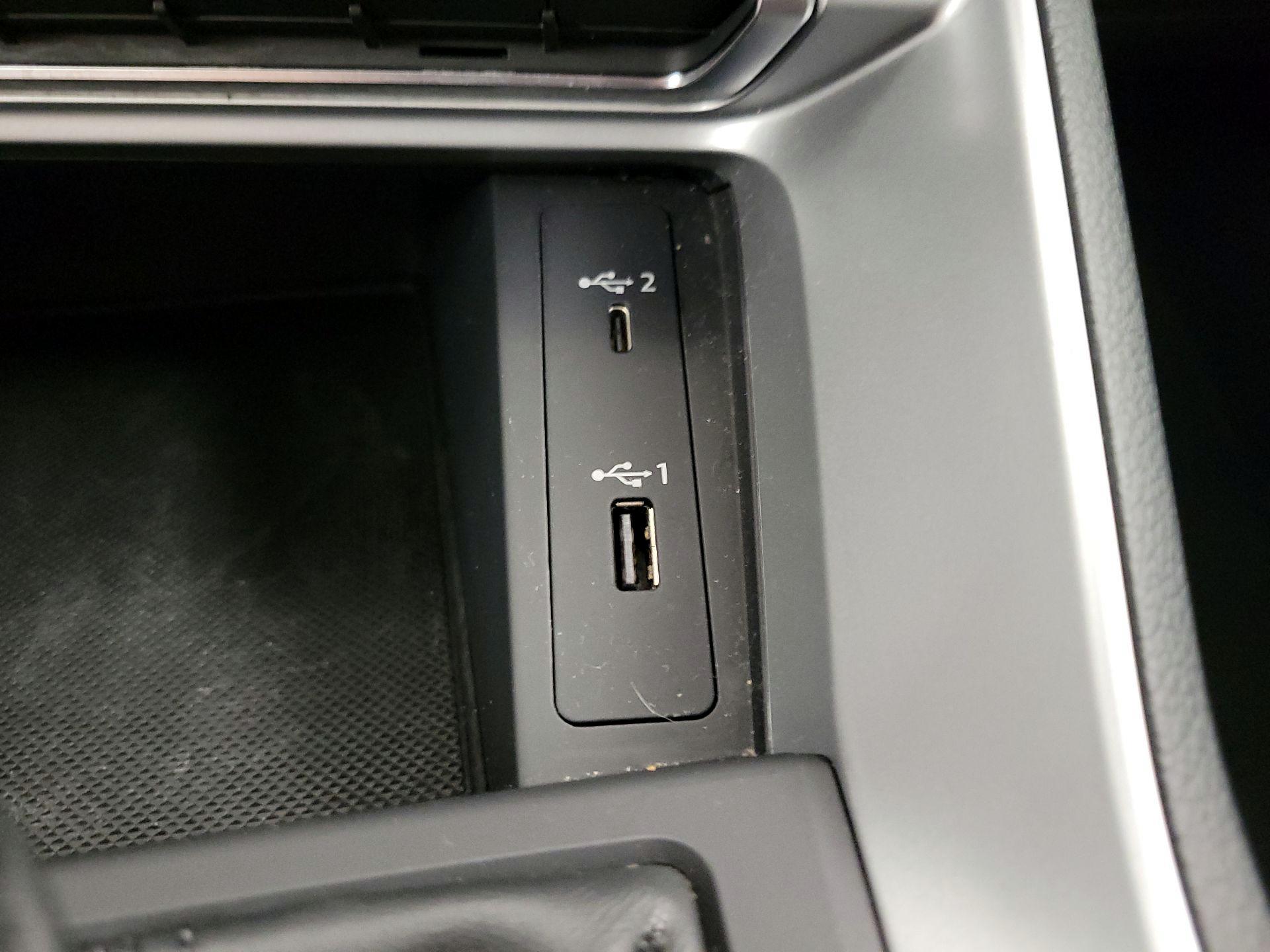 Thumbnail: 2020 Audi Q3 - 18