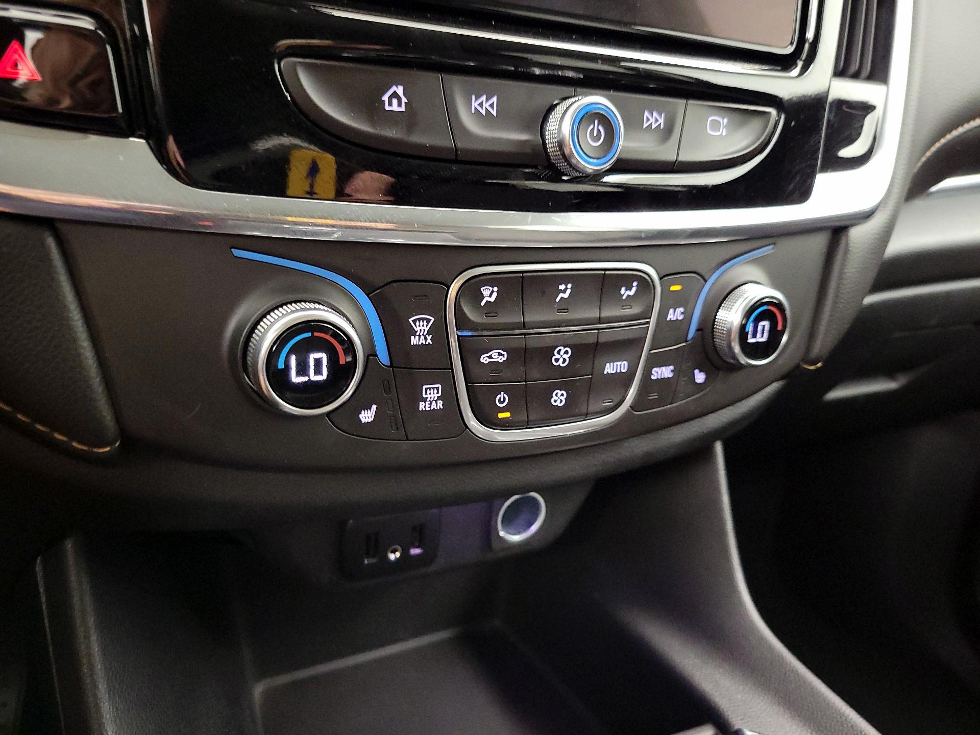 Thumbnail: 2018 Chevrolet Traverse - 16