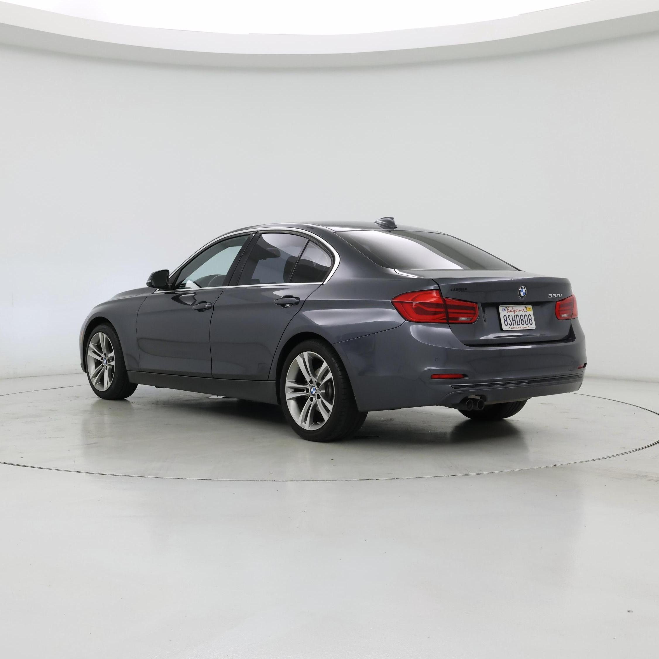 Thumbnail: 2017 BMW 3 Series - 2