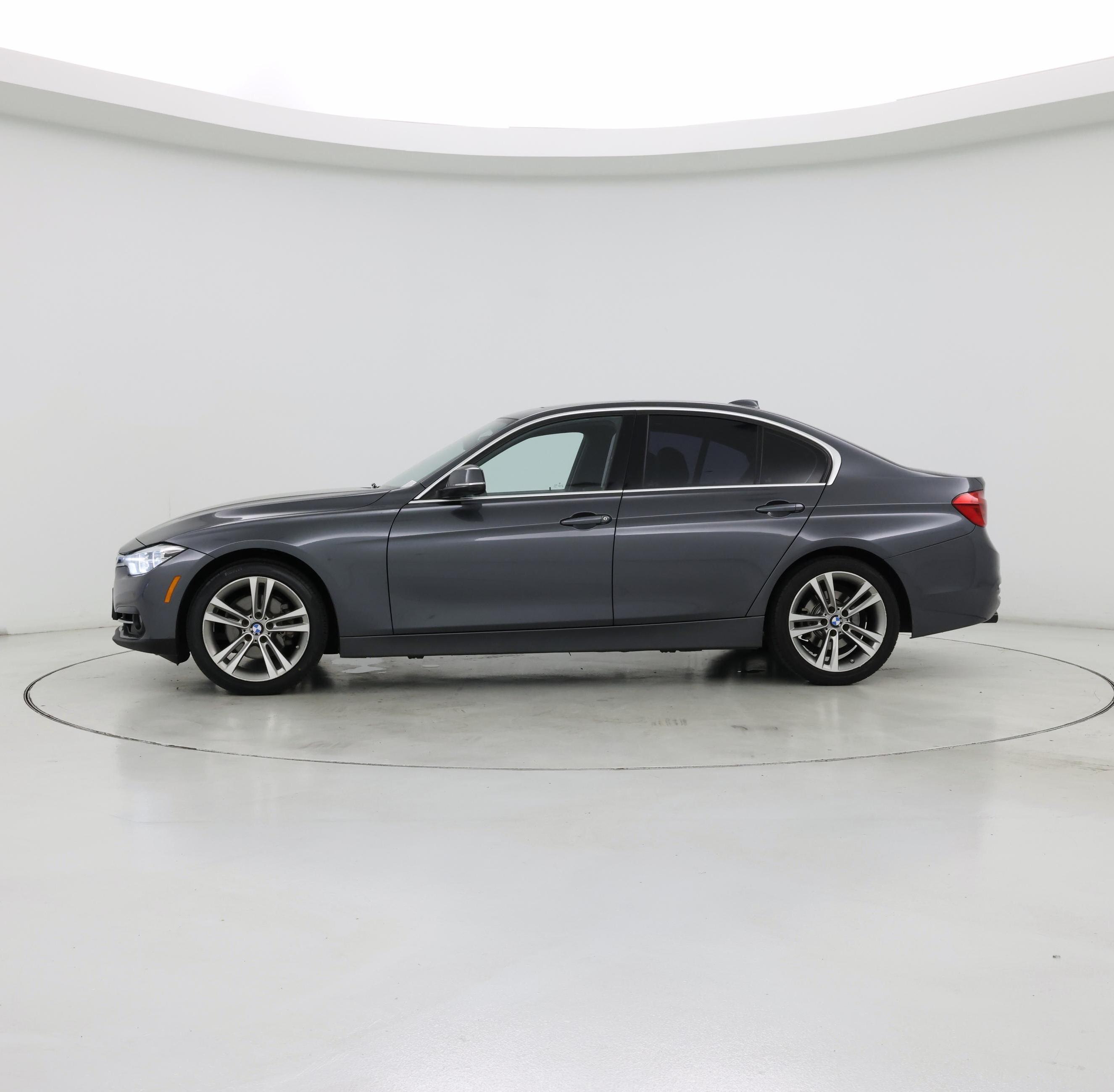Thumbnail: 2017 BMW 3 Series - 3