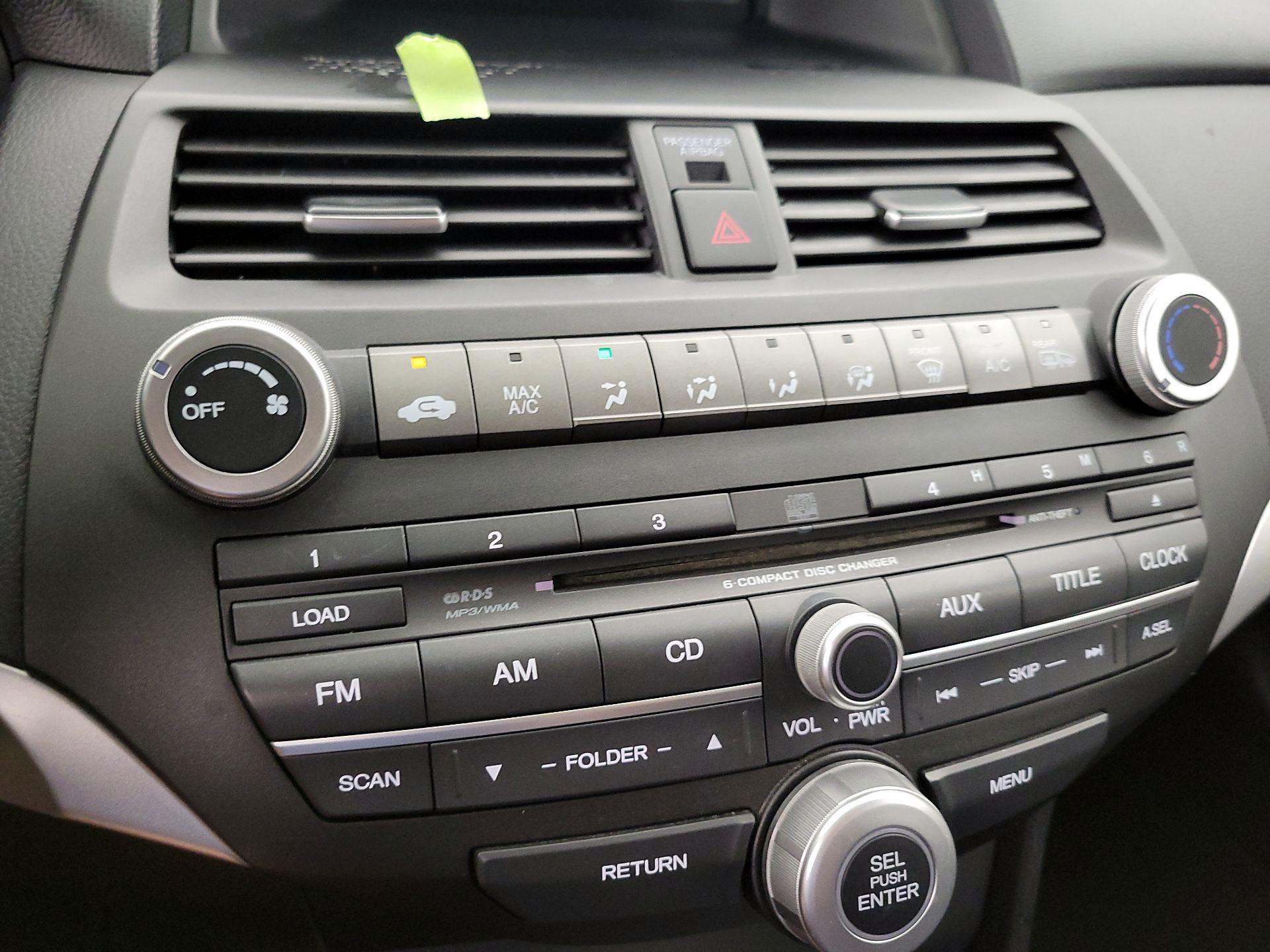 Thumbnail: 2015 Honda Accord Crosstour - 16