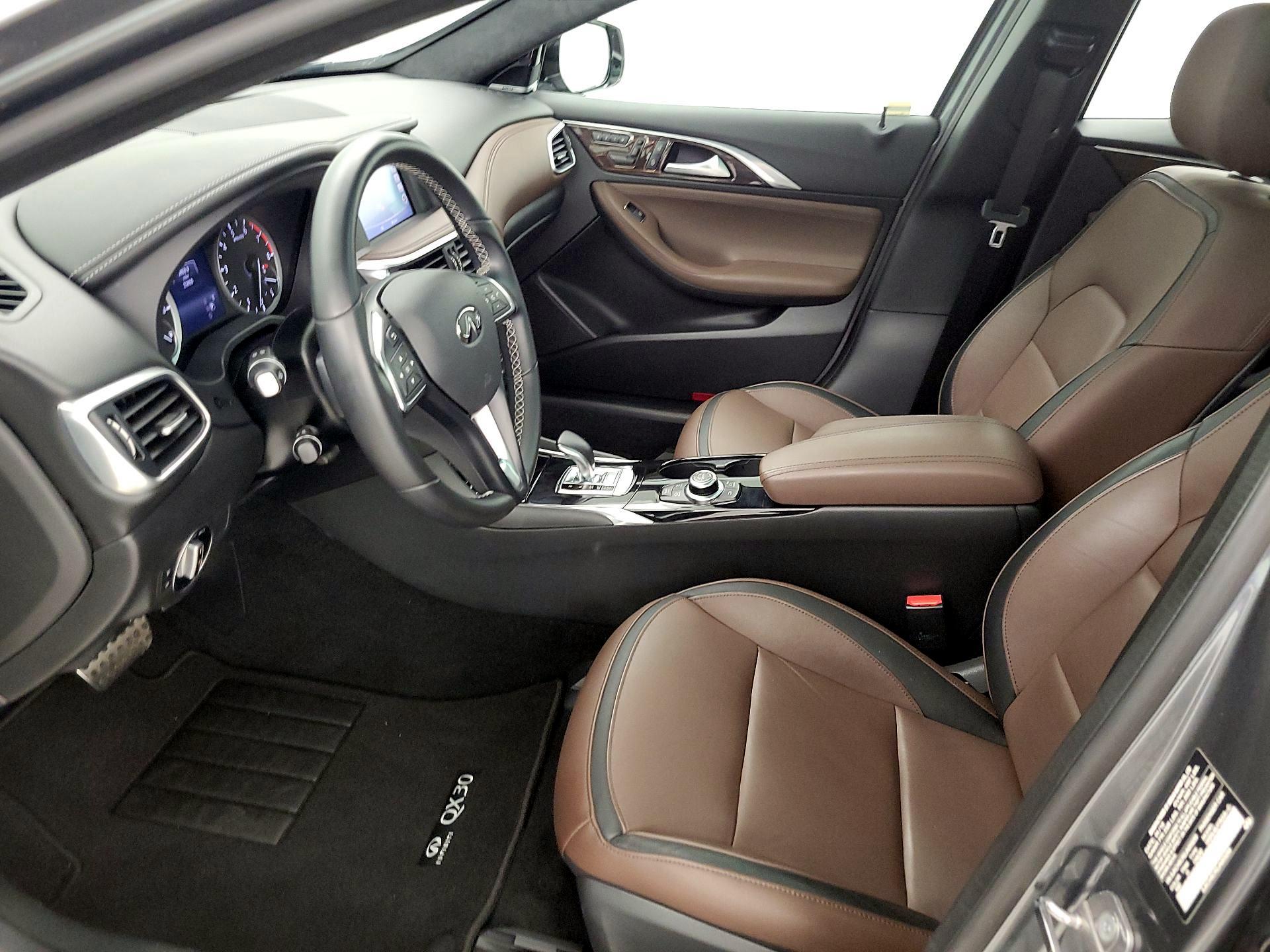 Thumbnail: 2018 INFINITI QX30 - 11