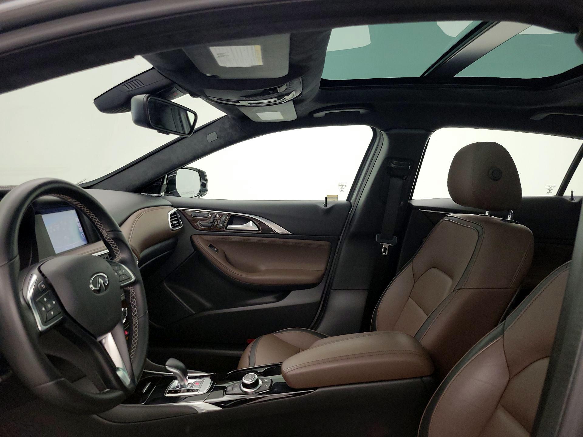 Thumbnail: 2018 INFINITI QX30 - 20
