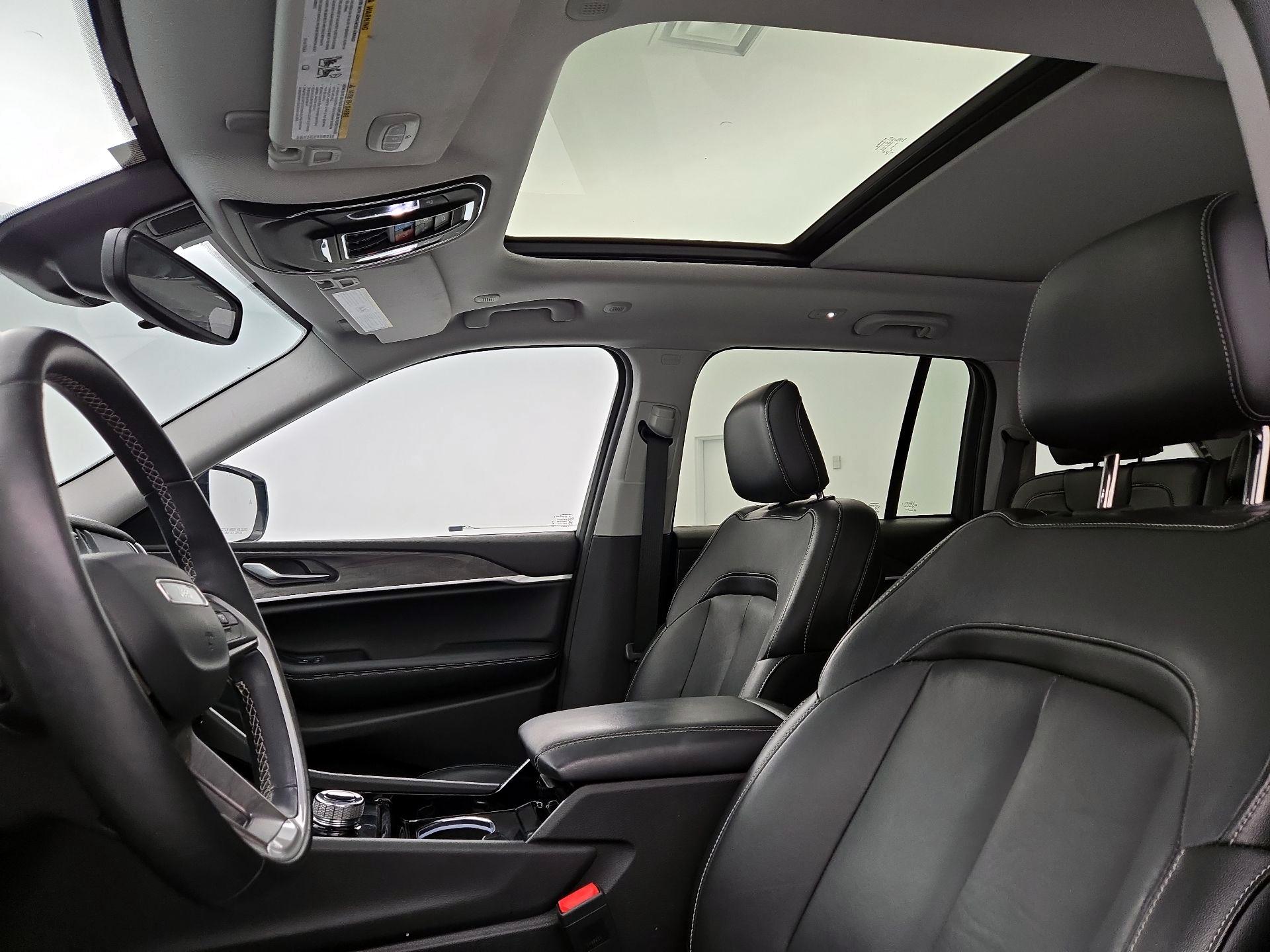 Thumbnail: 2022 Jeep Grand Cherokee - 20