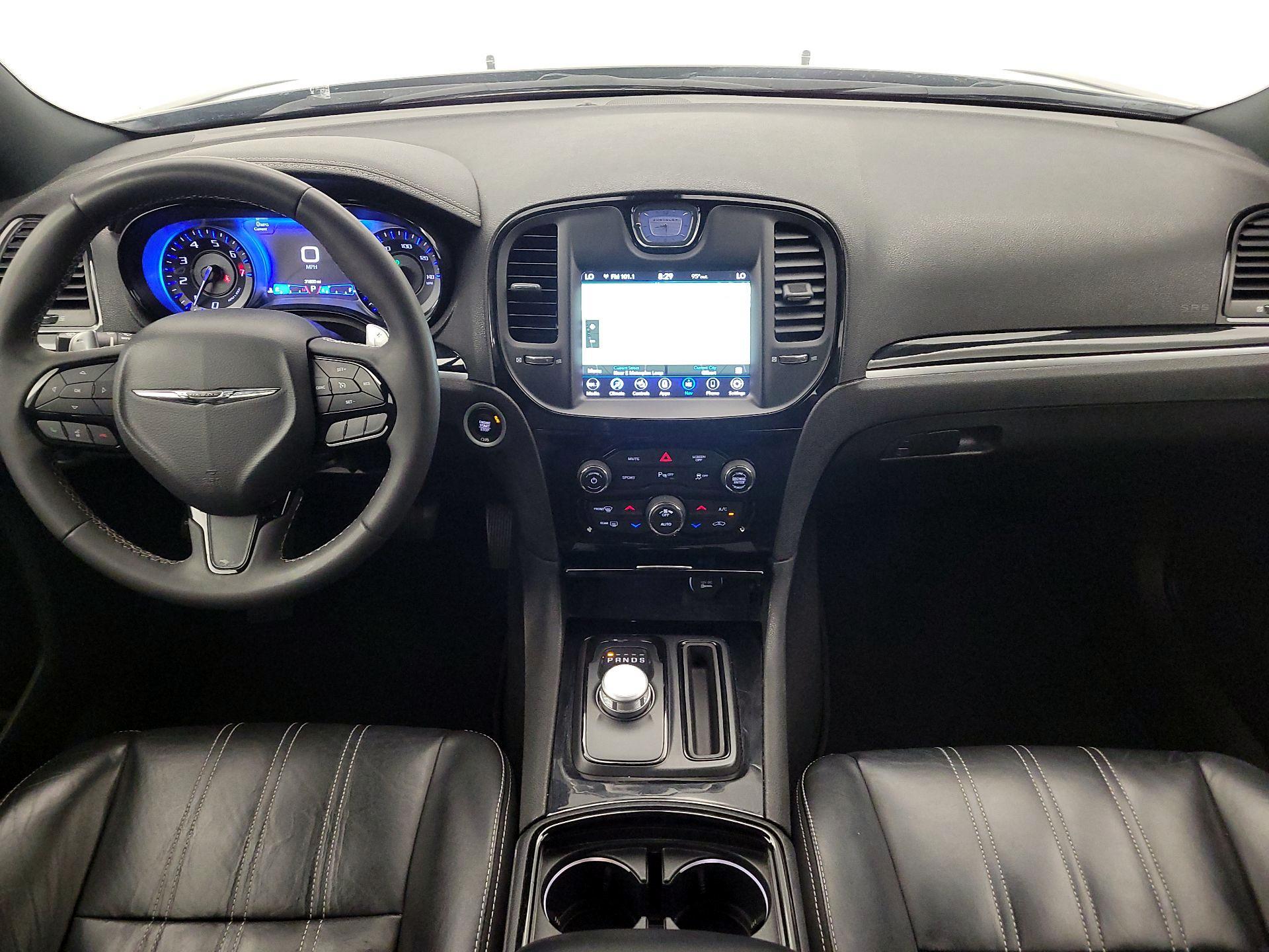 Thumbnail: 2022 Chrysler 300 - 9