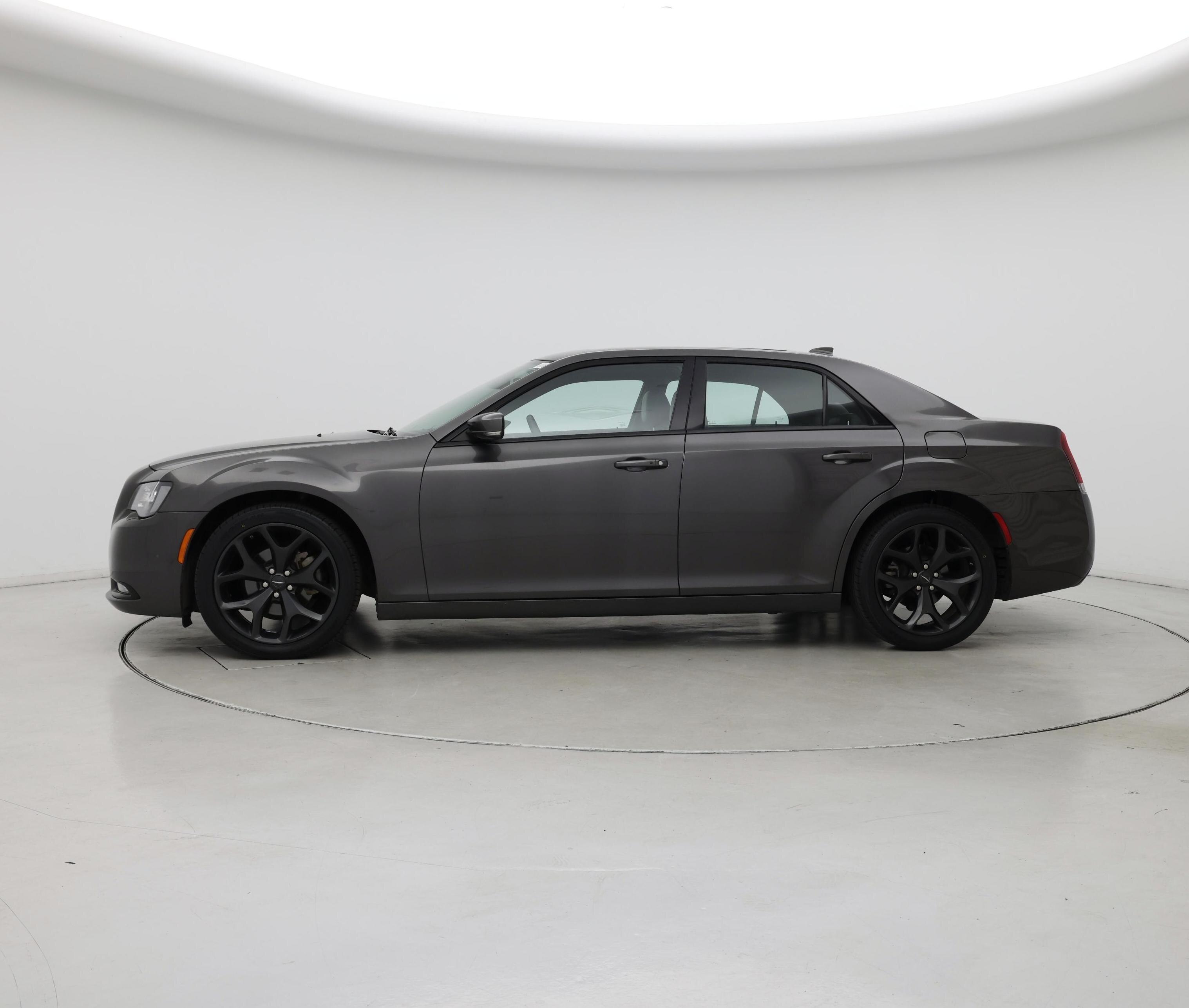 Thumbnail: 2022 Chrysler 300 - 3