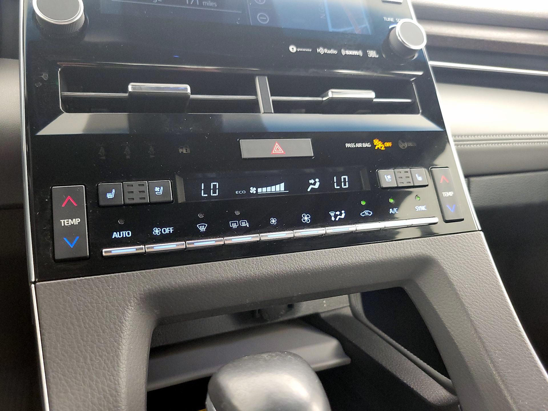 Thumbnail: 2019 Toyota Avalon - 17