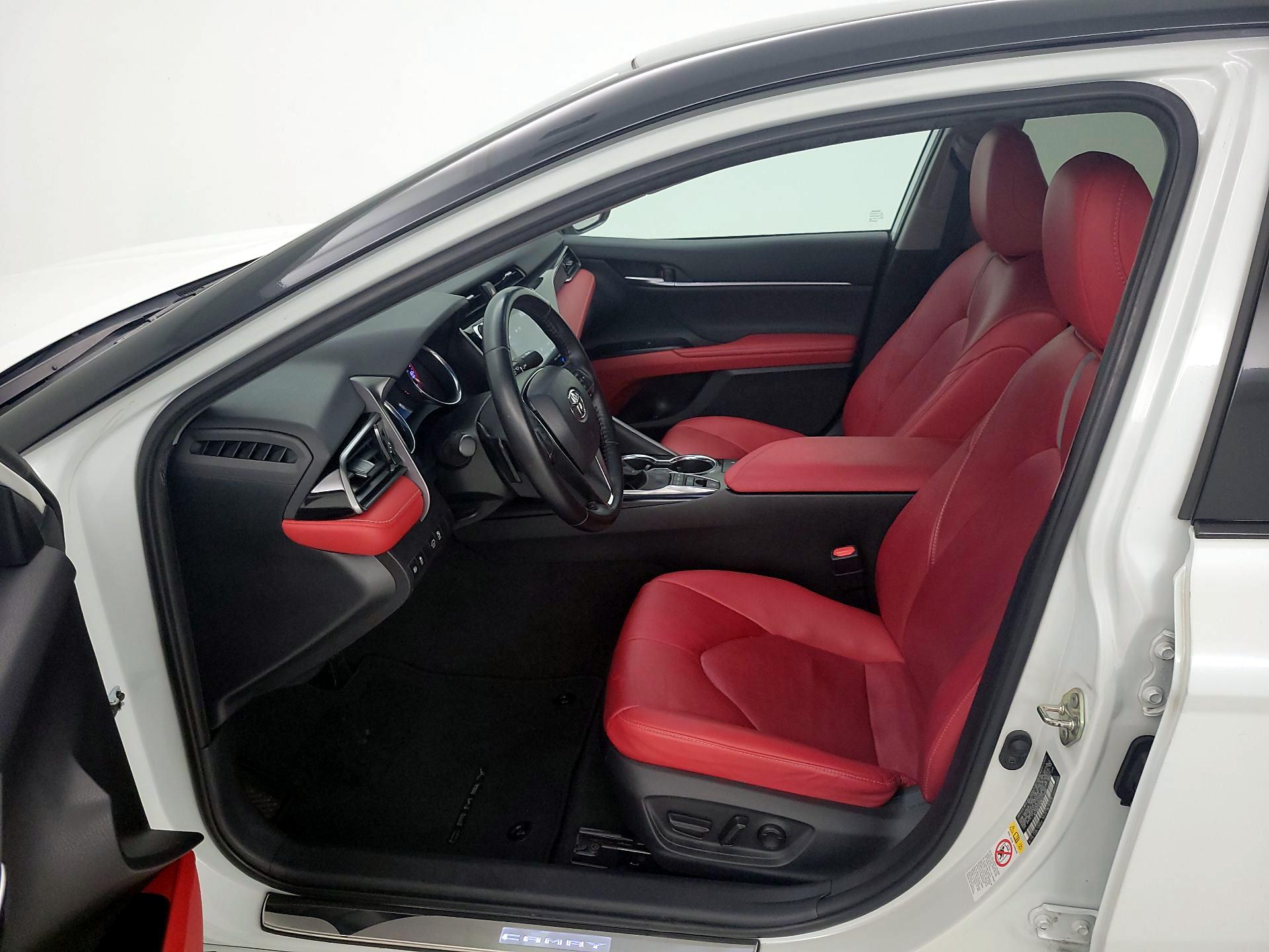 Thumbnail: 2019 Toyota Camry - 11