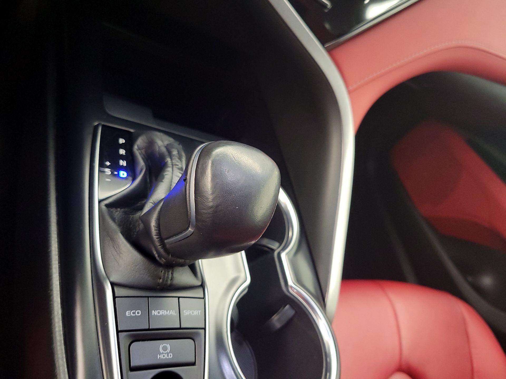 Thumbnail: 2019 Toyota Camry - 17