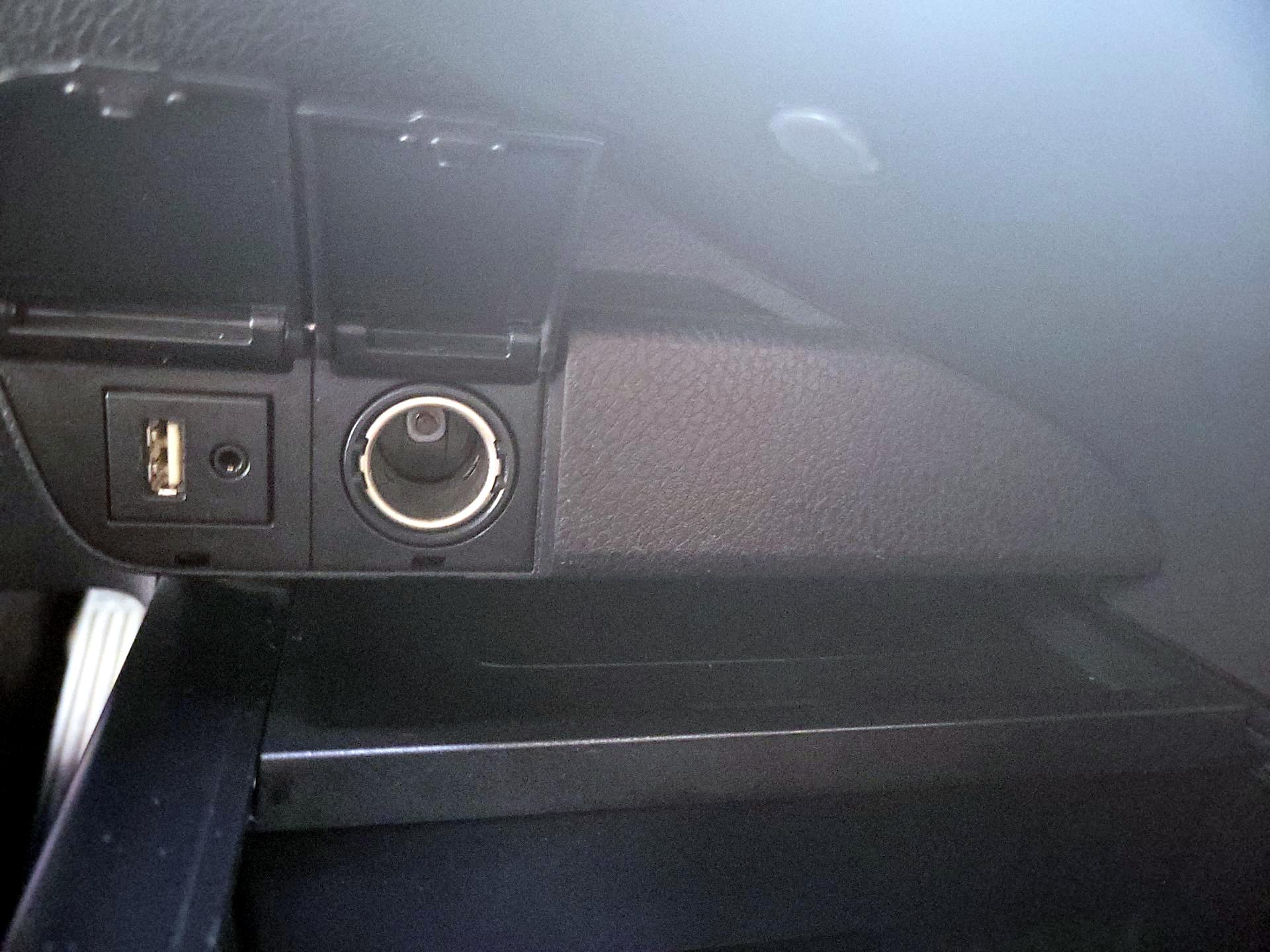 Thumbnail: 2019 Toyota Camry - 18