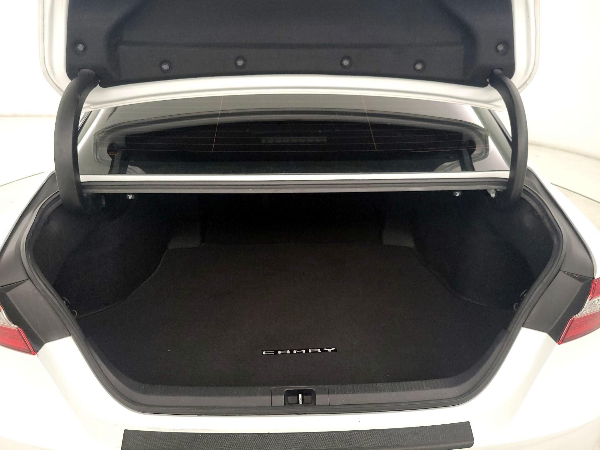 Thumbnail: 2019 Toyota Camry - 20