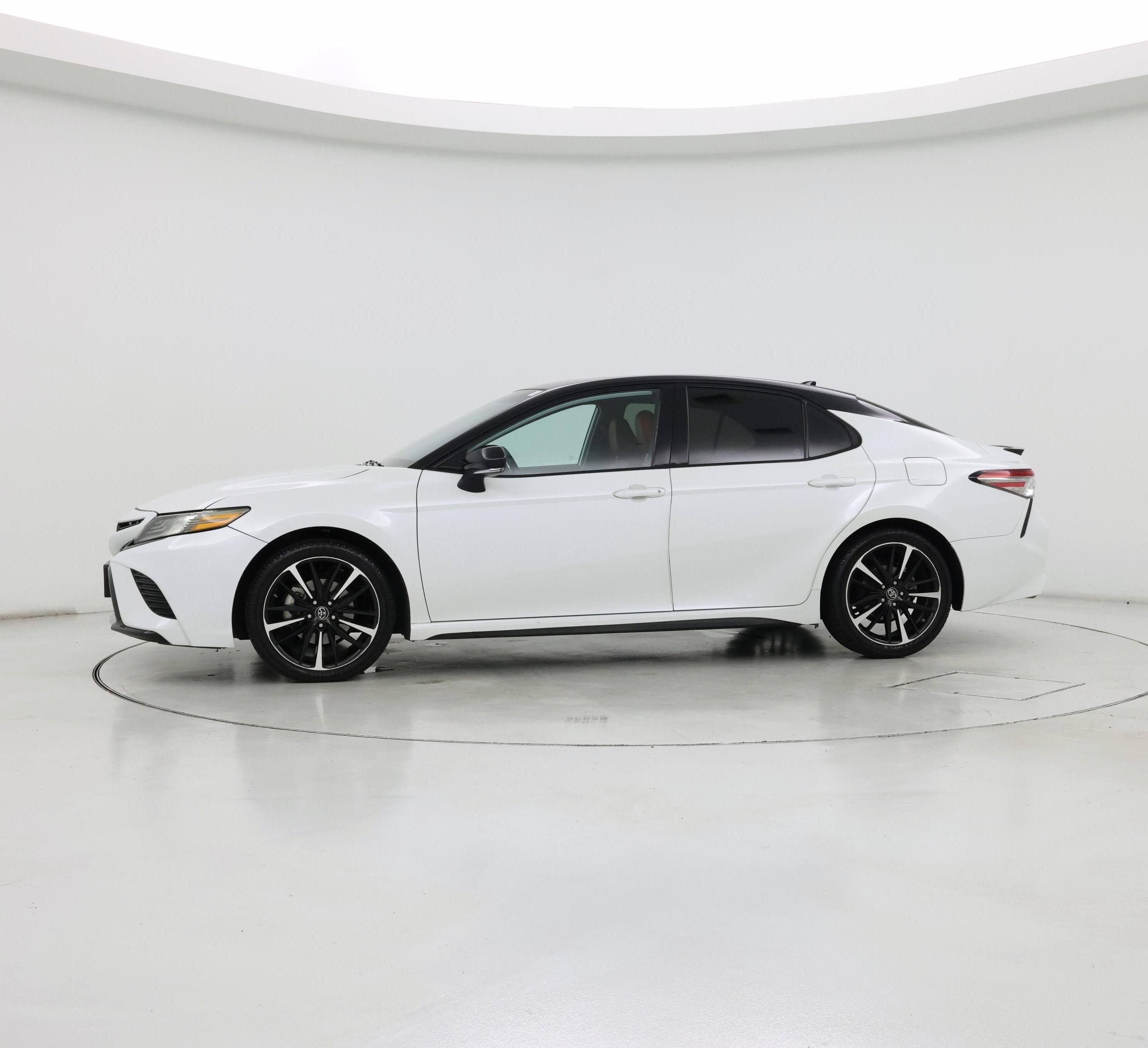Thumbnail: 2019 Toyota Camry - 3